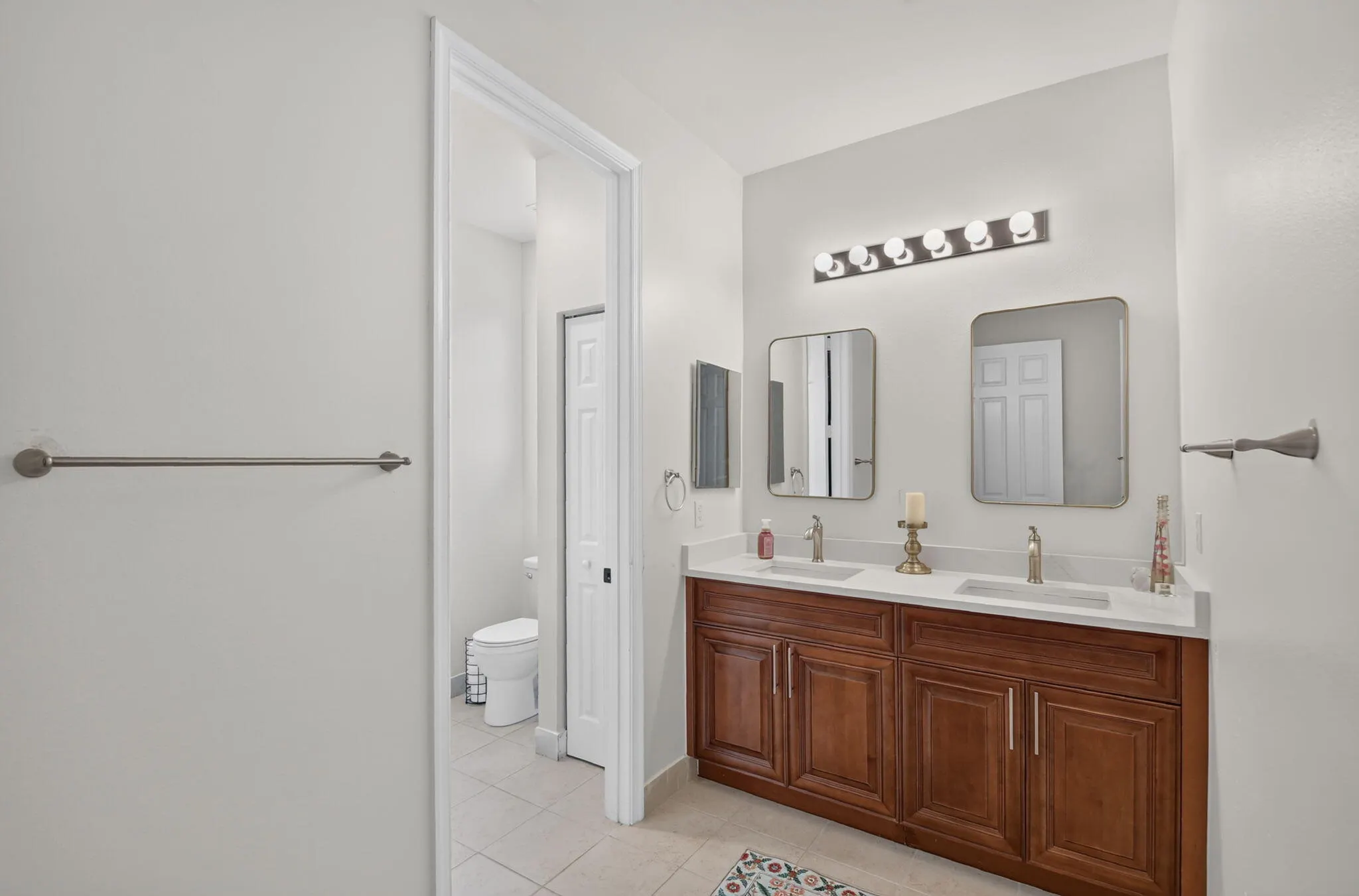 6039 WALNUT HILL Drive