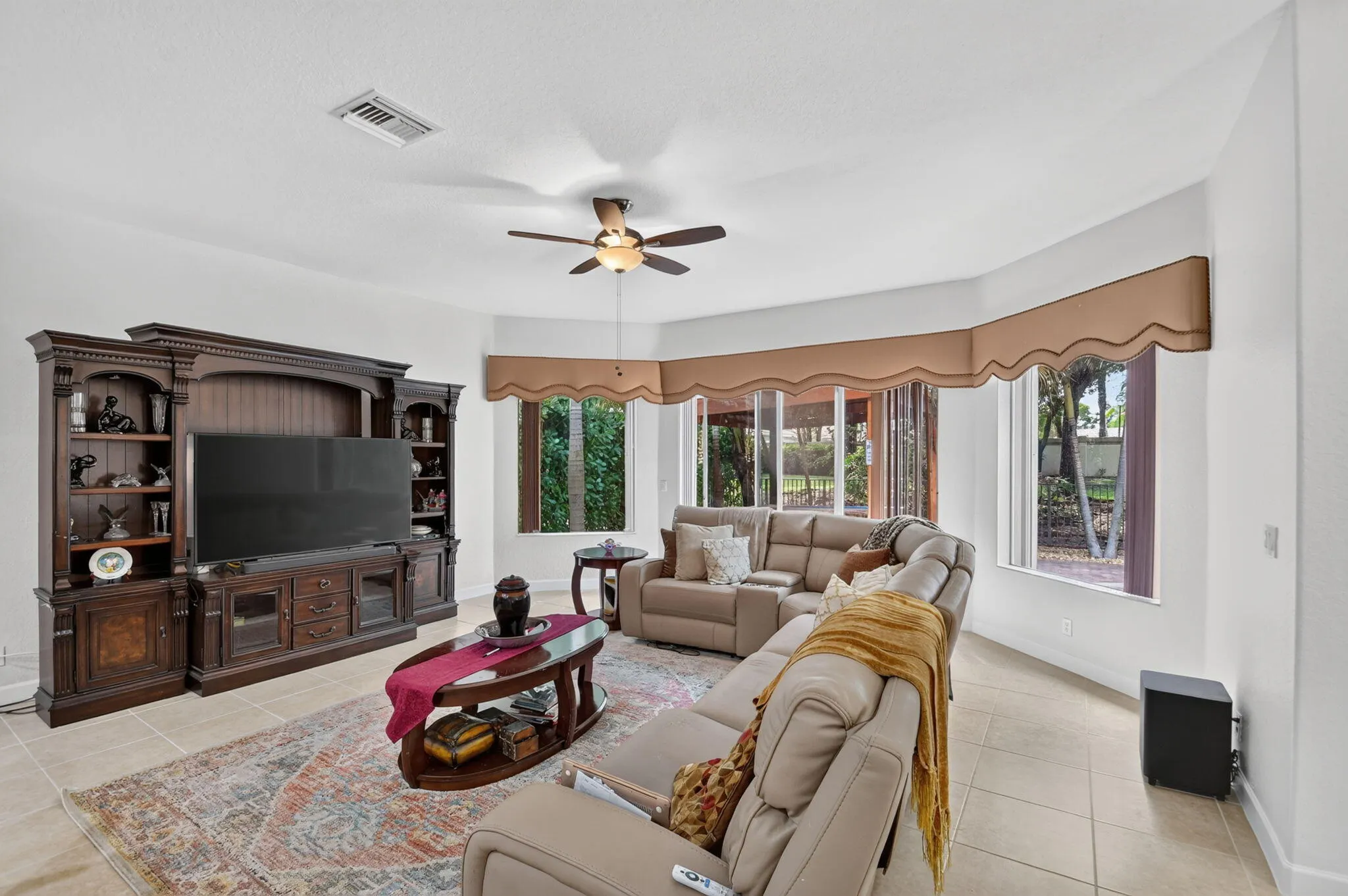 6039 WALNUT HILL Drive