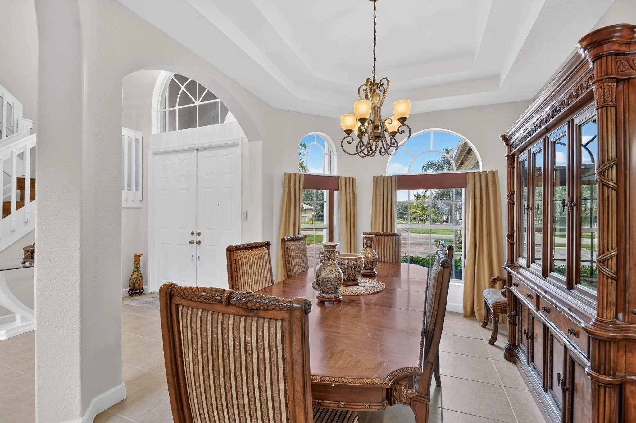 6039 WALNUT HILL Drive