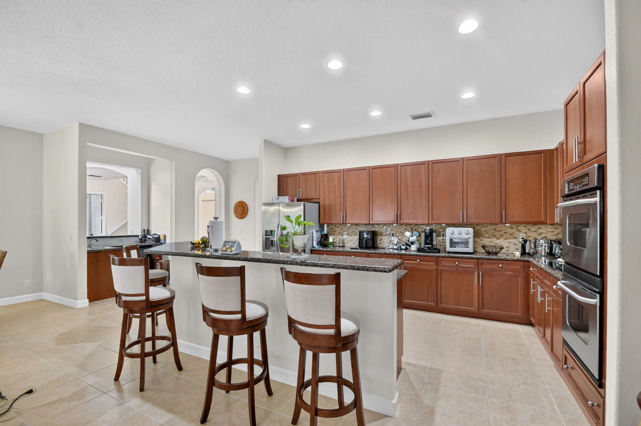 6039 WALNUT HILL Drive