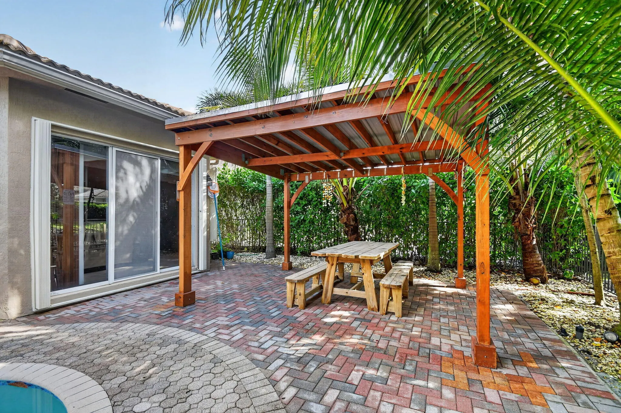 6039 WALNUT HILL Drive