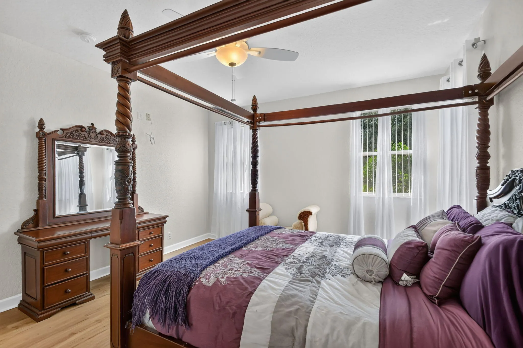 6039 WALNUT HILL Drive