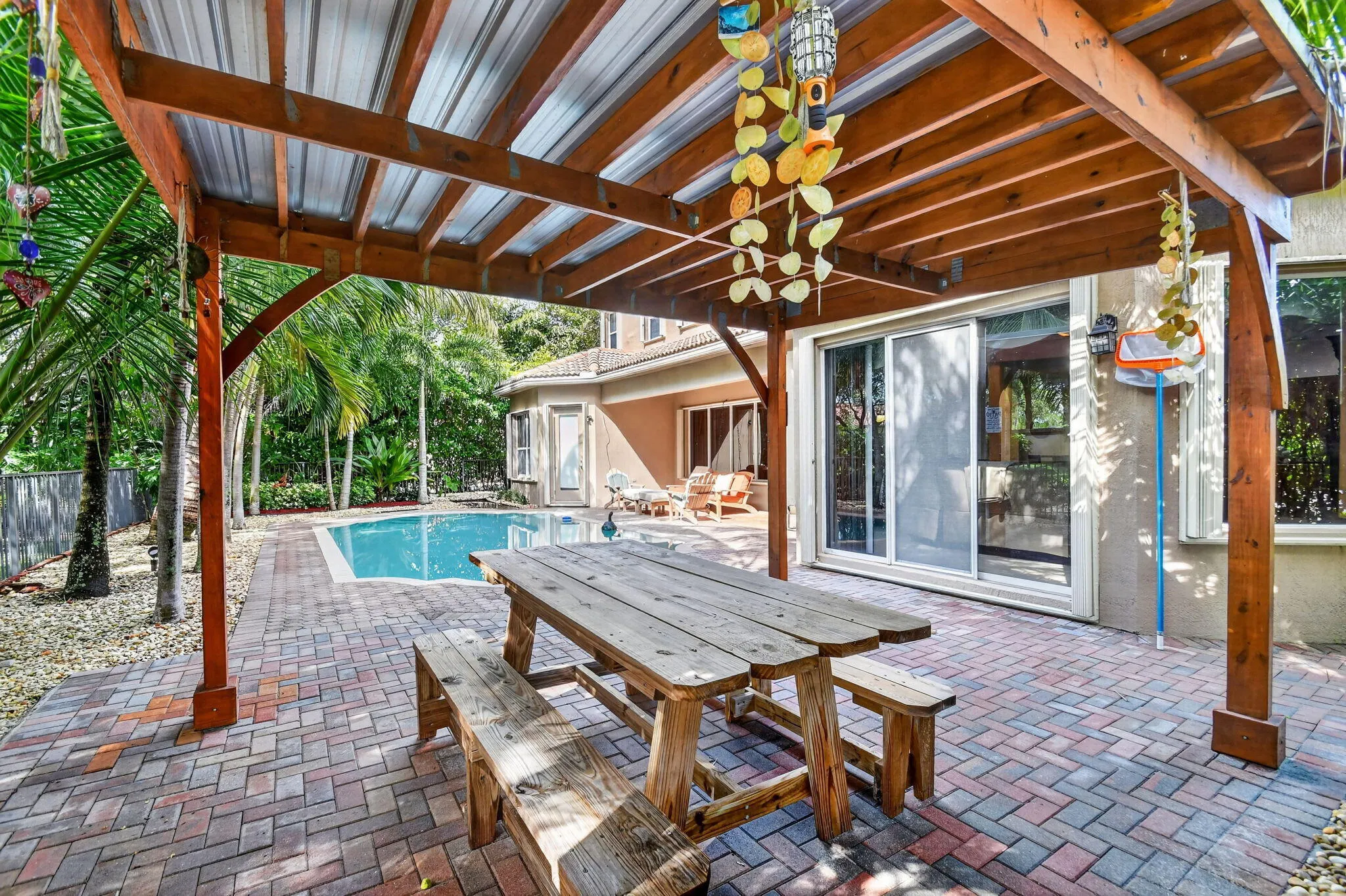 6039 WALNUT HILL Drive