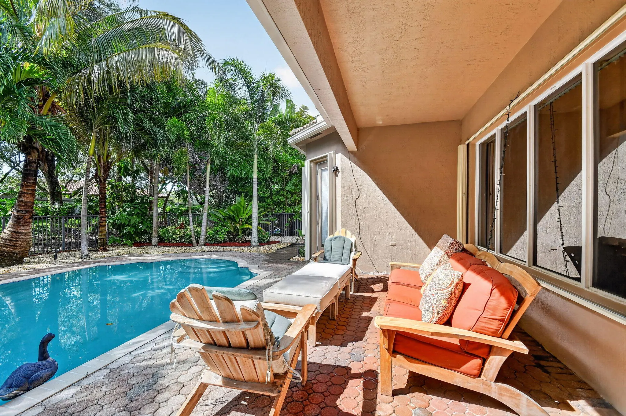 6039 WALNUT HILL Drive