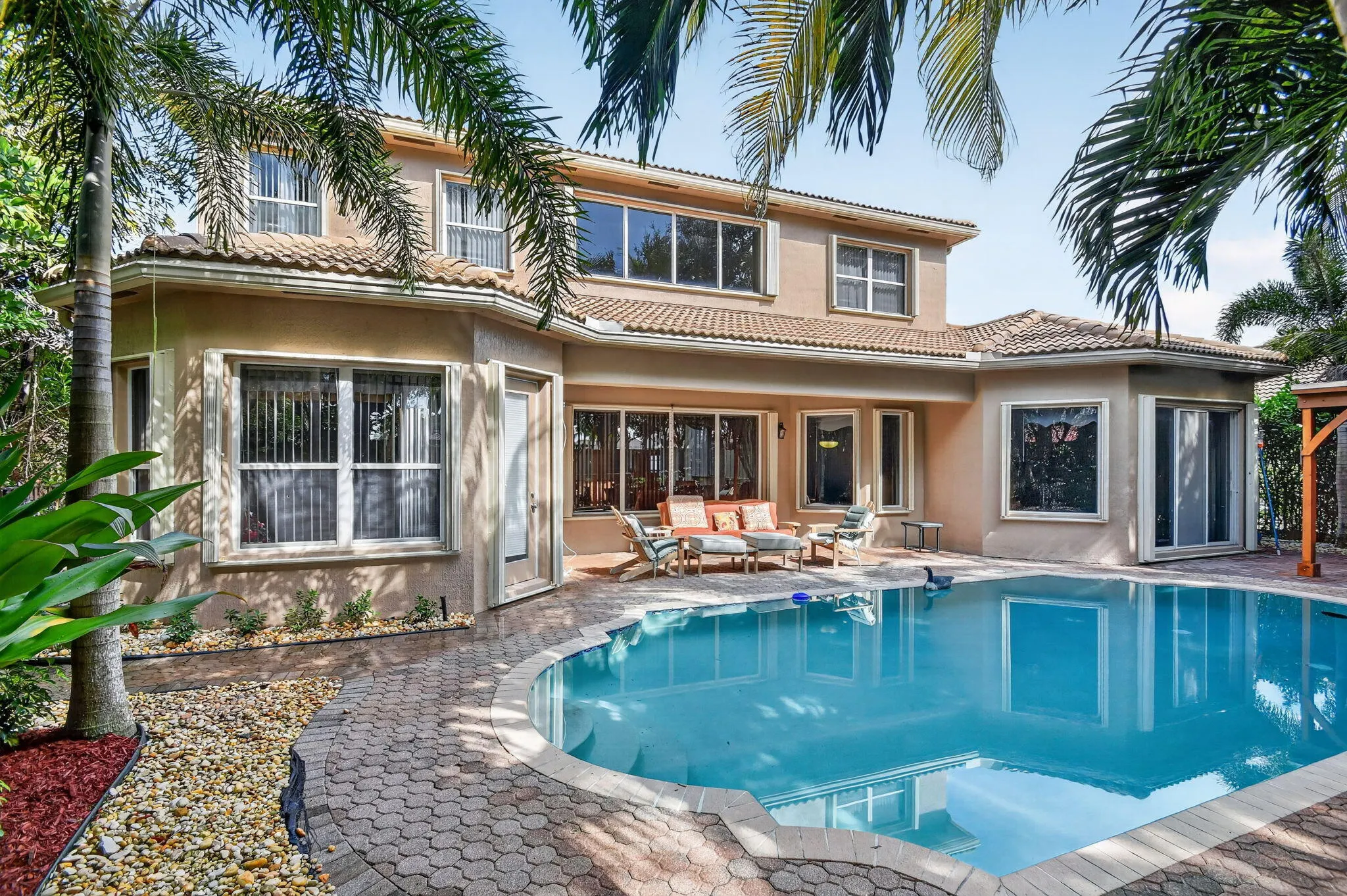 6039 WALNUT HILL Drive