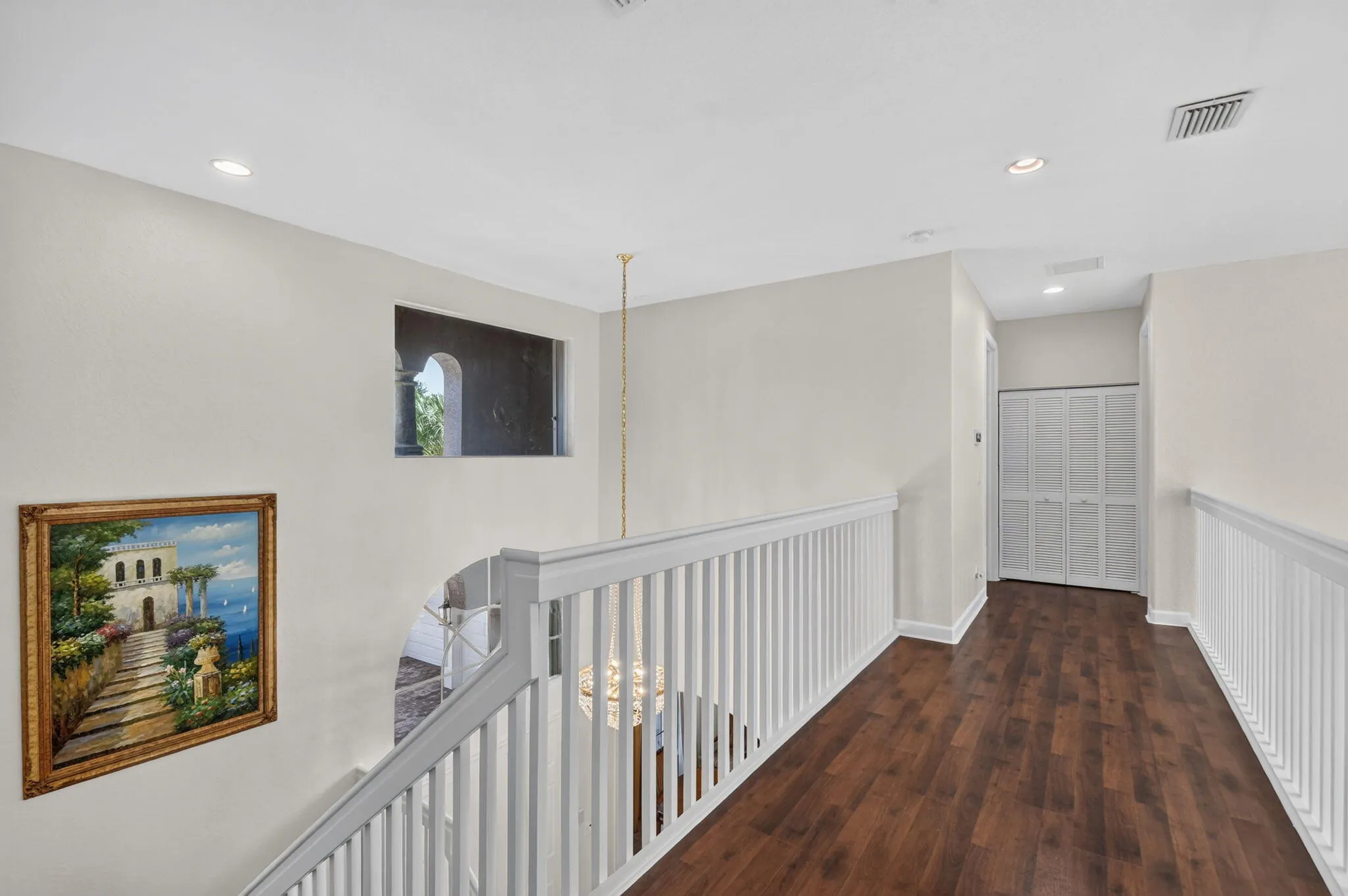 6039 WALNUT HILL Drive
