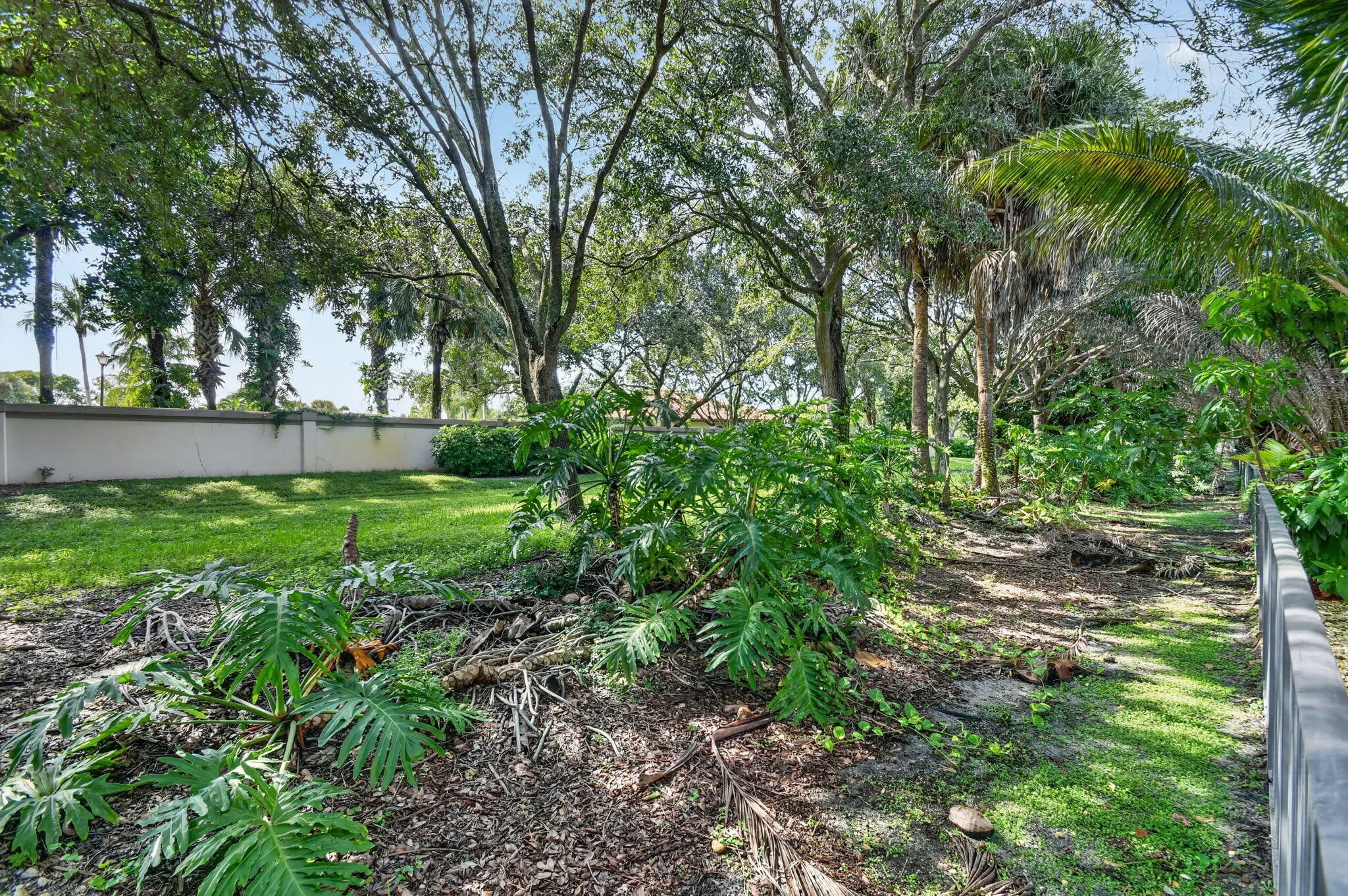 6039 WALNUT HILL Drive
