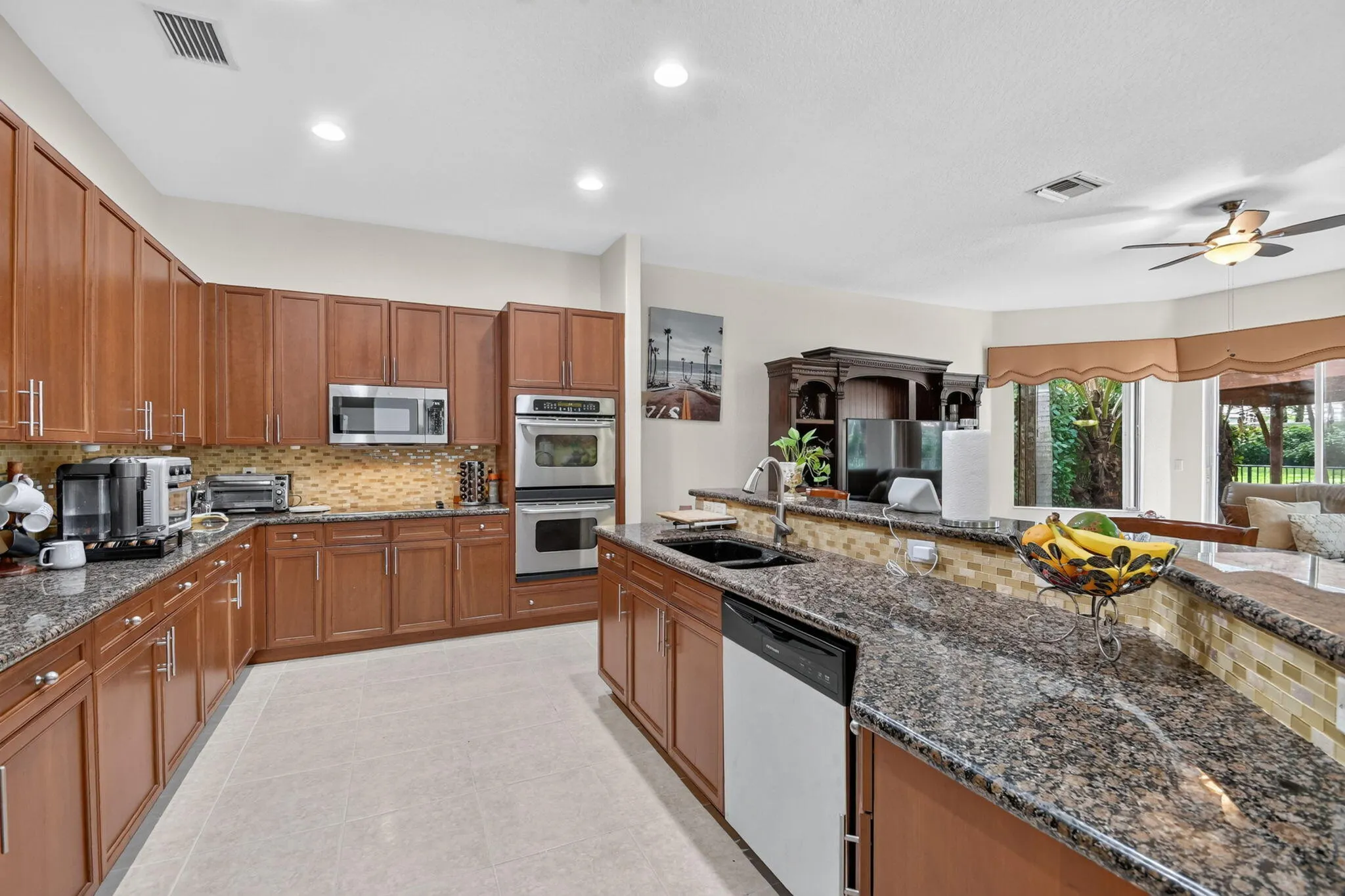 6039 WALNUT HILL Drive