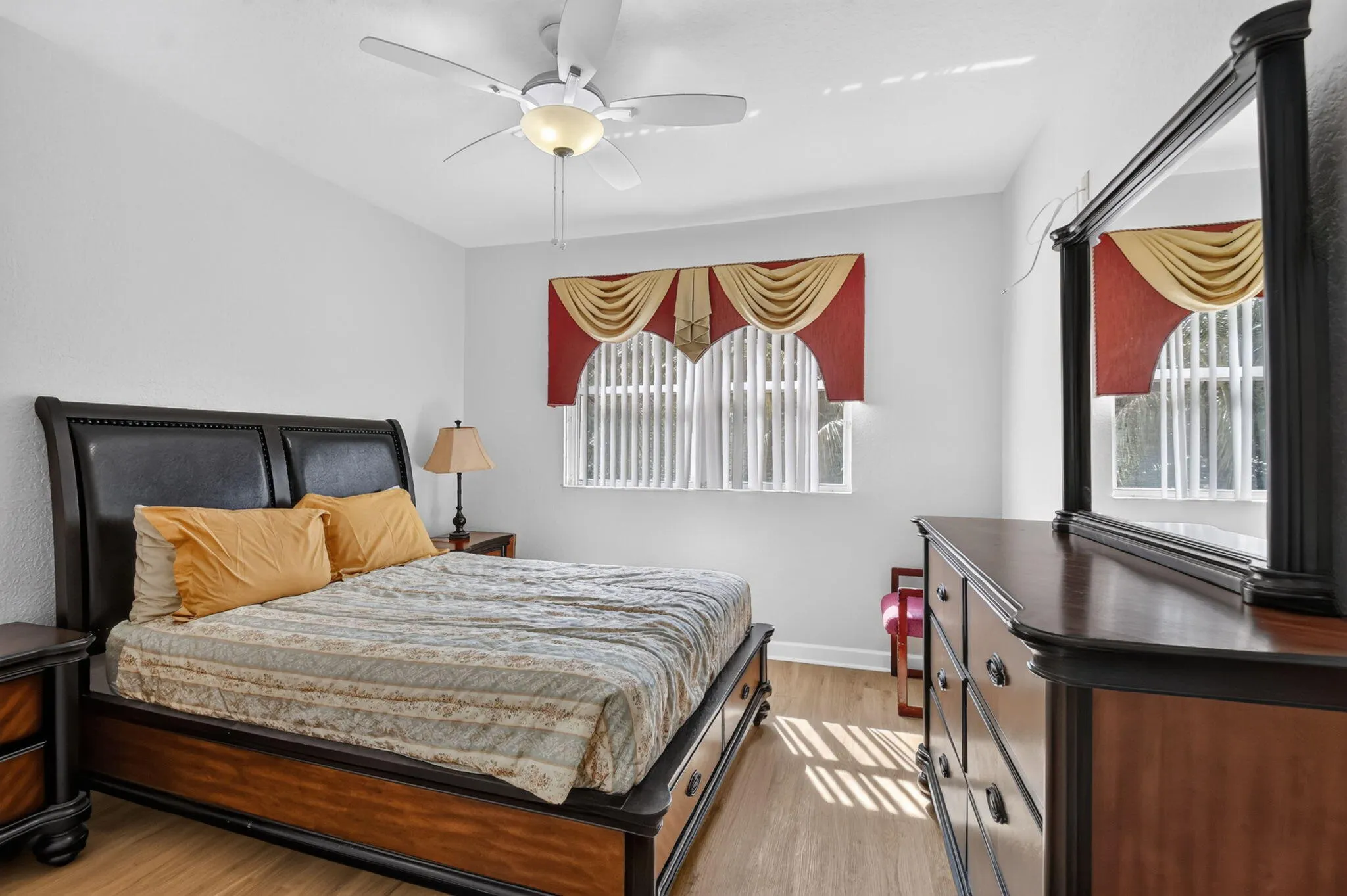 6039 WALNUT HILL Drive