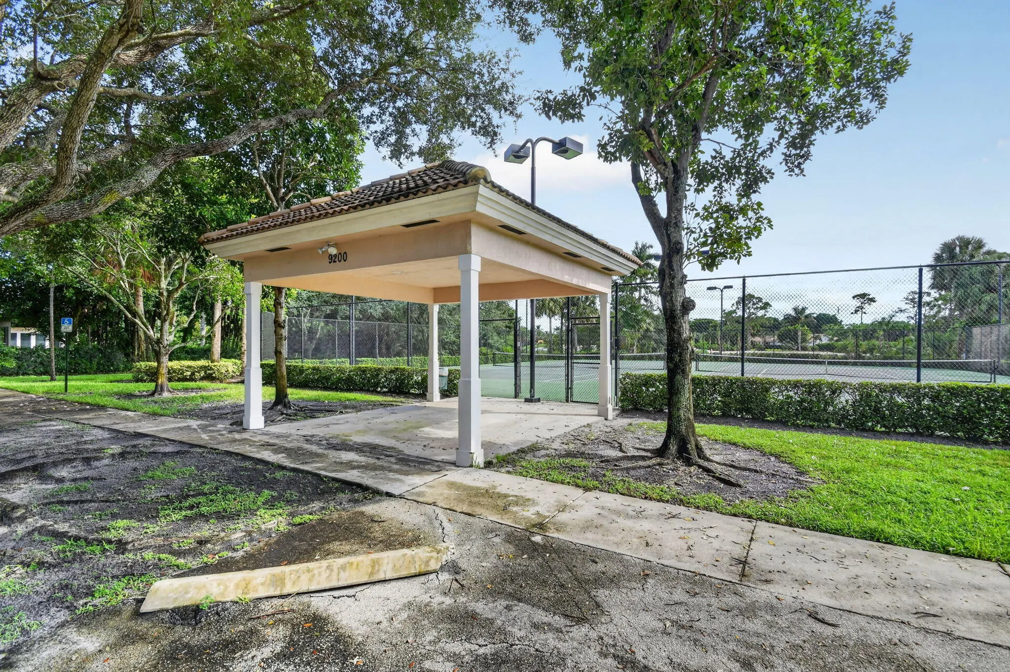 6039 WALNUT HILL Drive