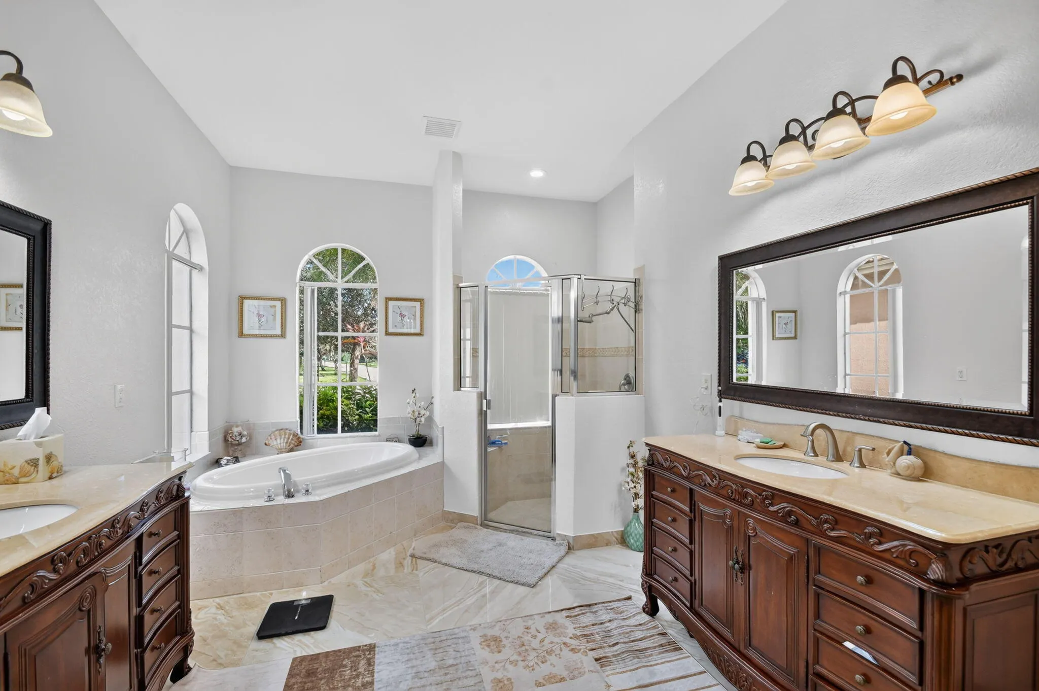 6039 WALNUT HILL Drive