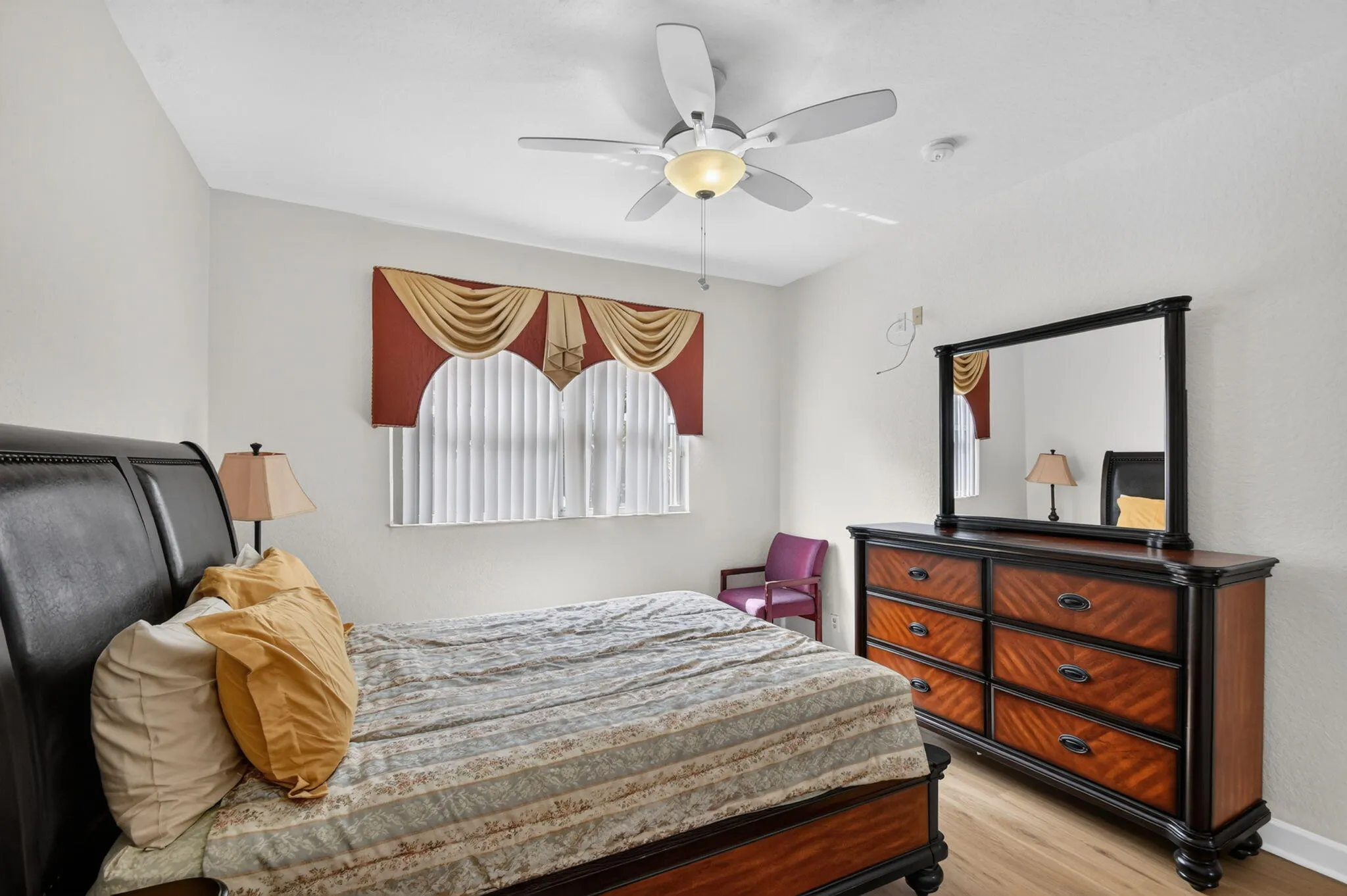 6039 WALNUT HILL Drive