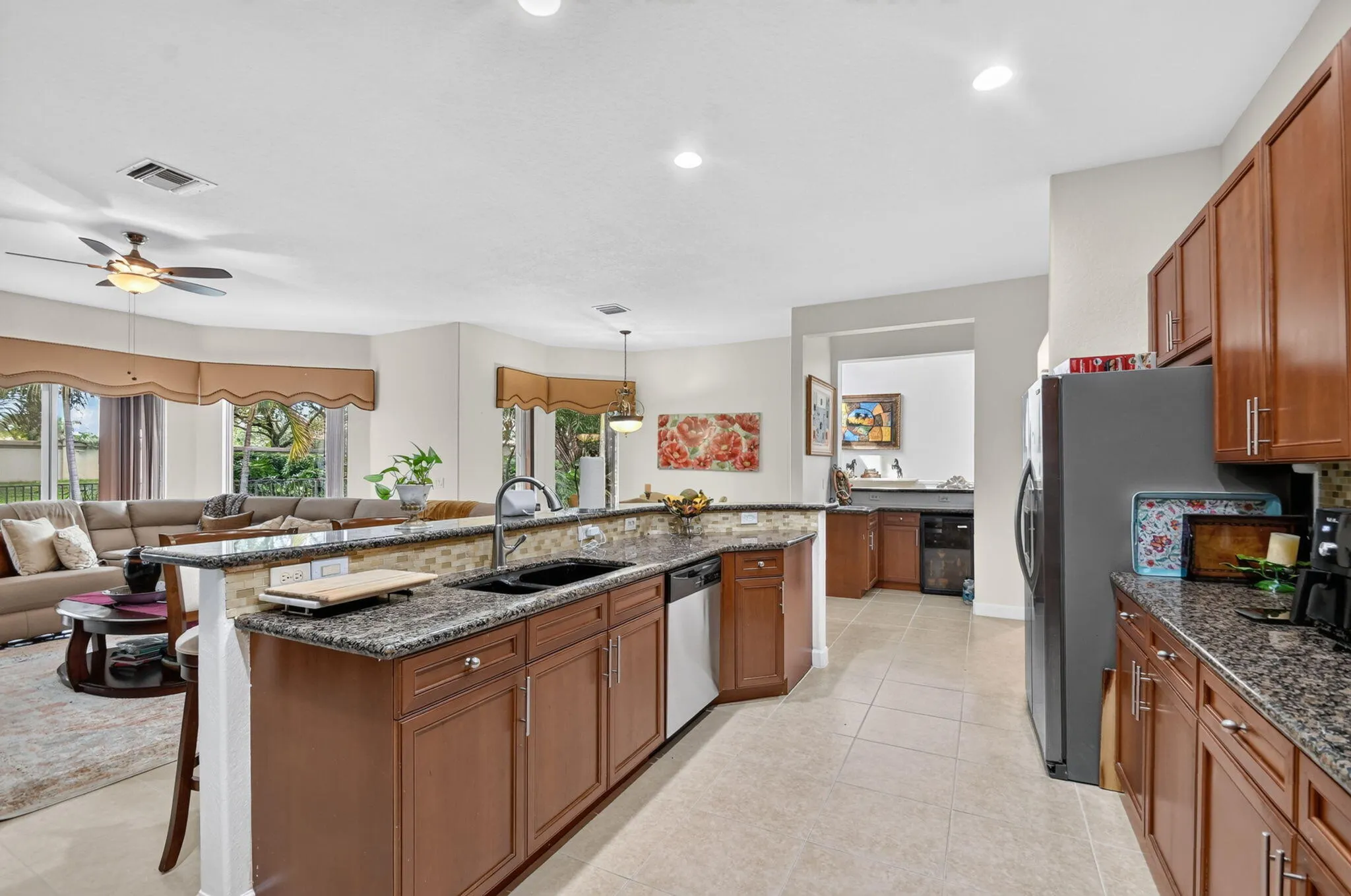 6039 WALNUT HILL Drive