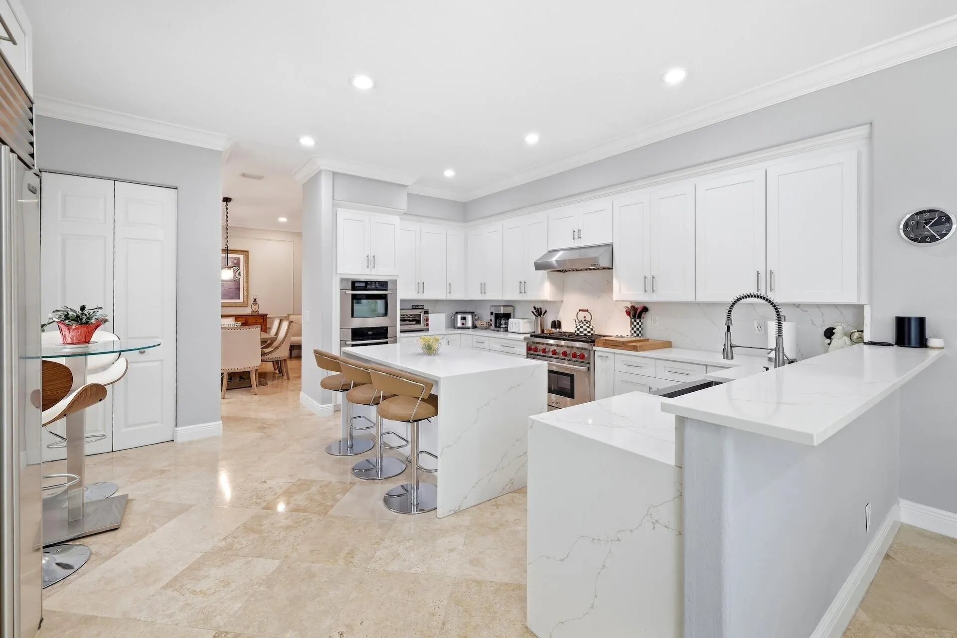1261 BEACON Circle
