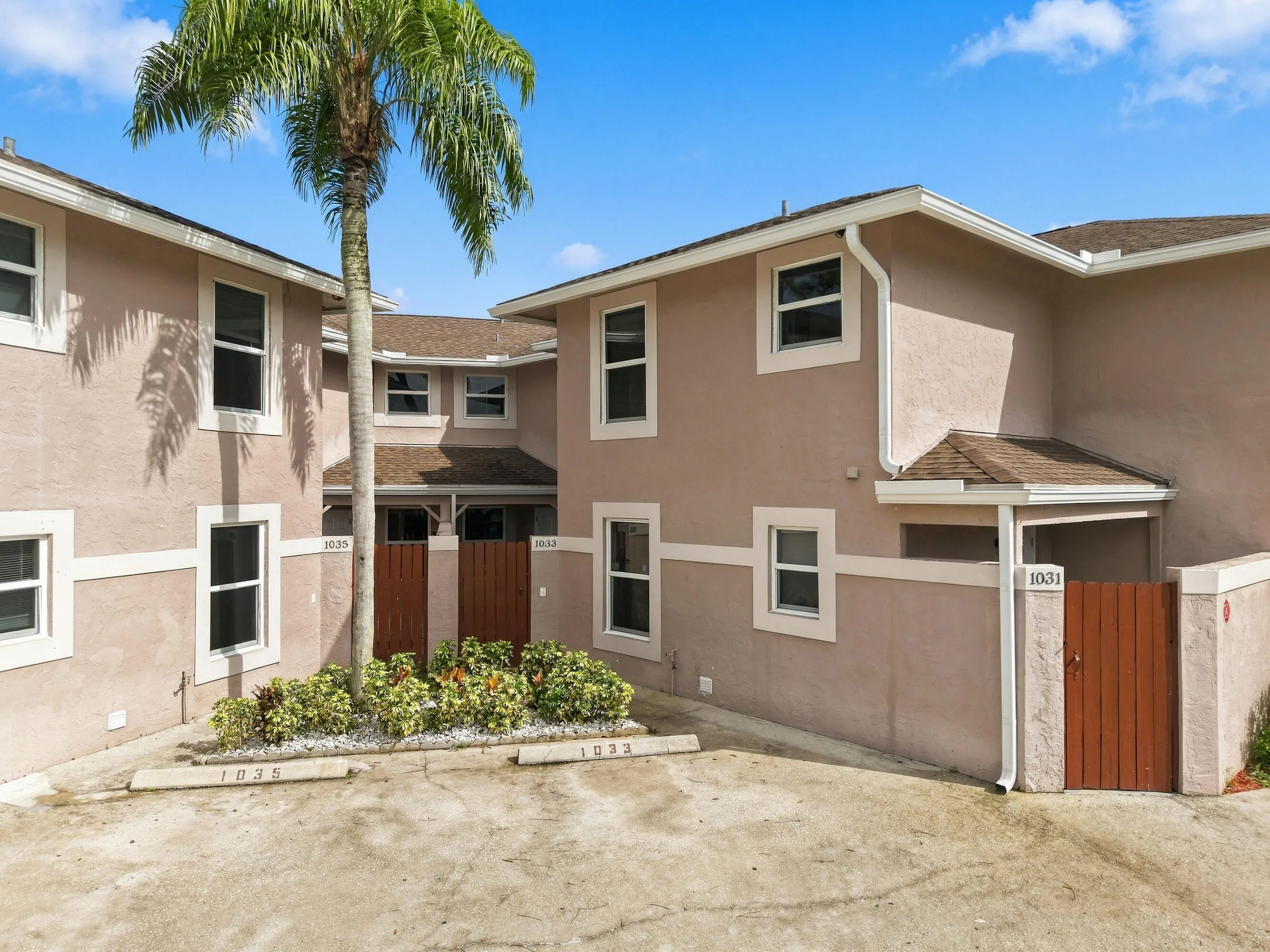 1033 Goldenrod Road