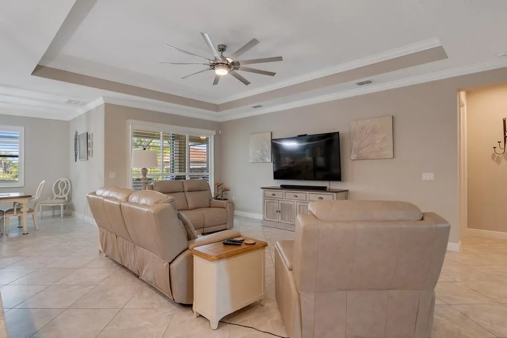 6234 ARCADIA Square