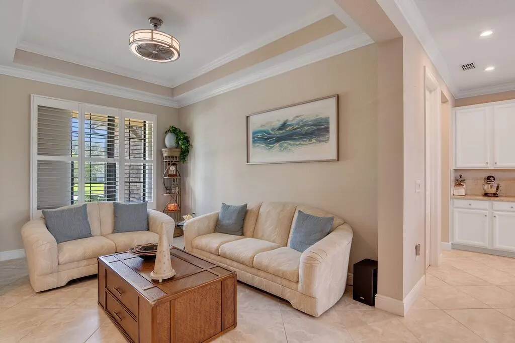 6234 ARCADIA Square
