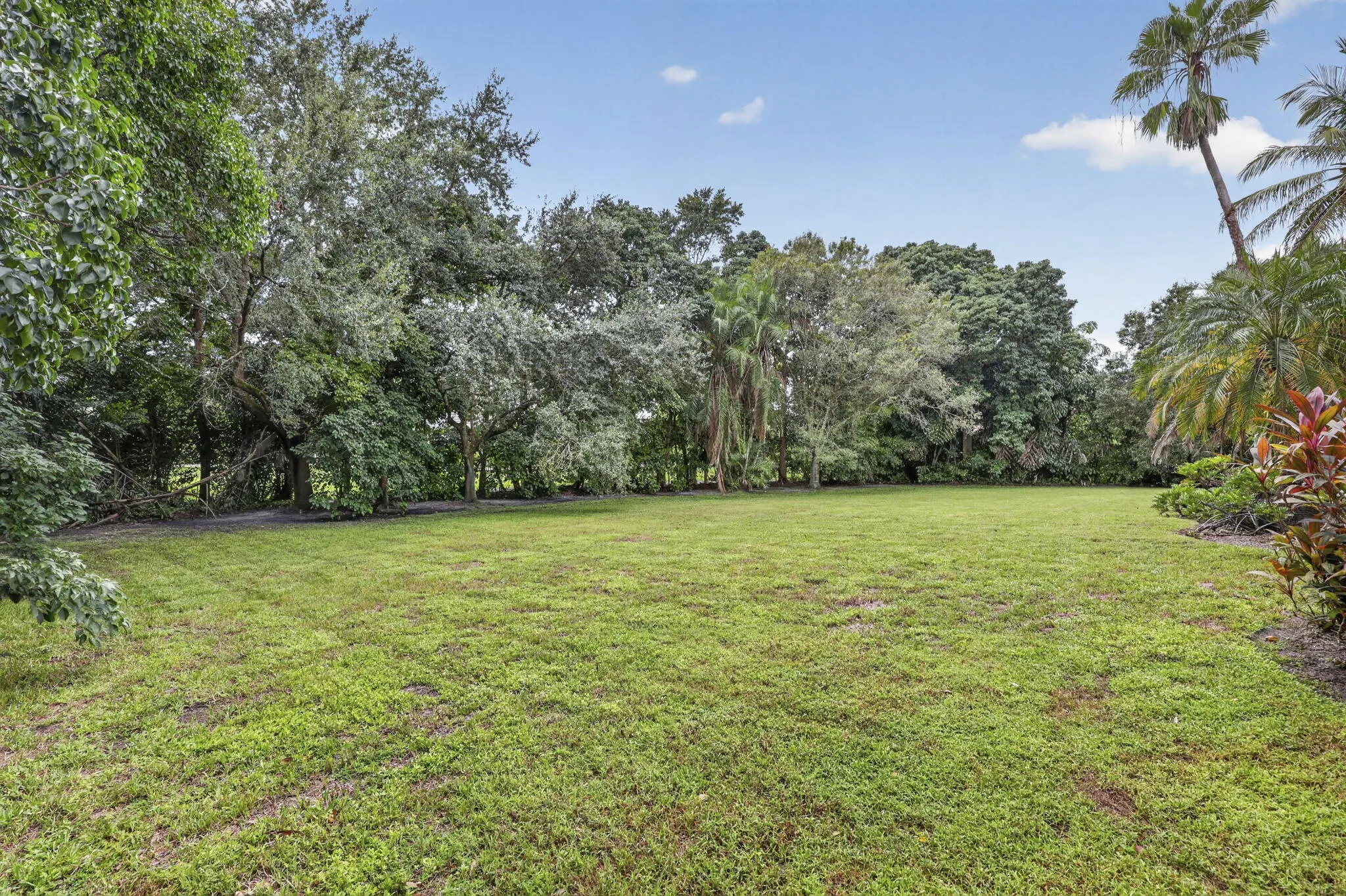 15390 EARHART Place