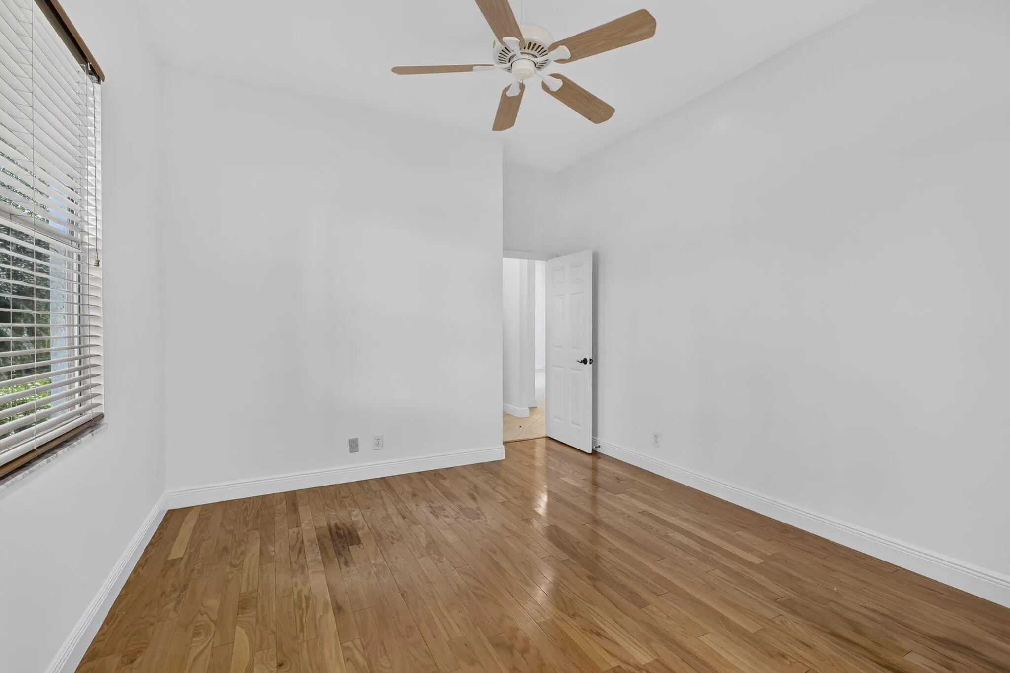 15390 EARHART Place