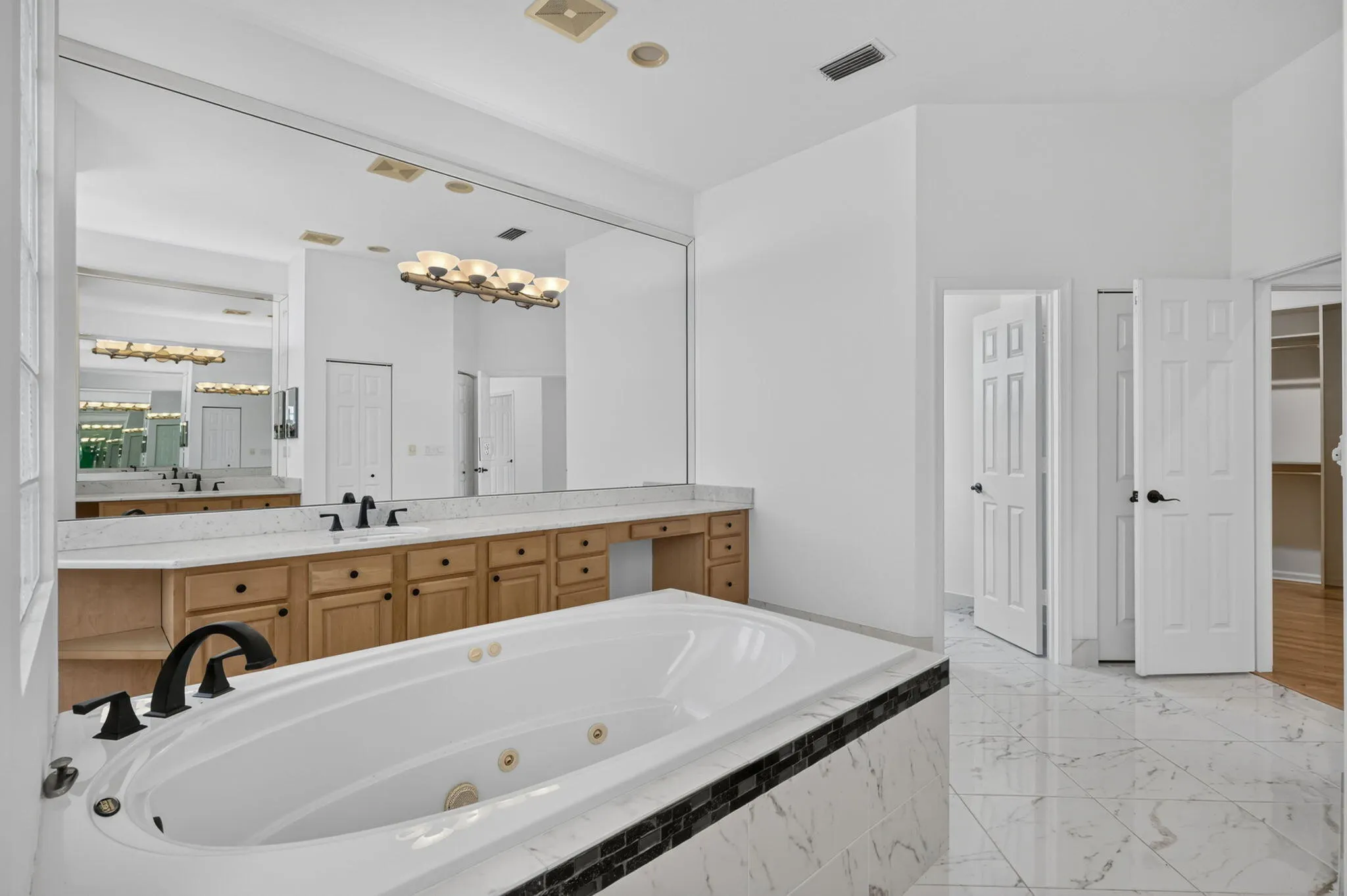 15390 EARHART Place
