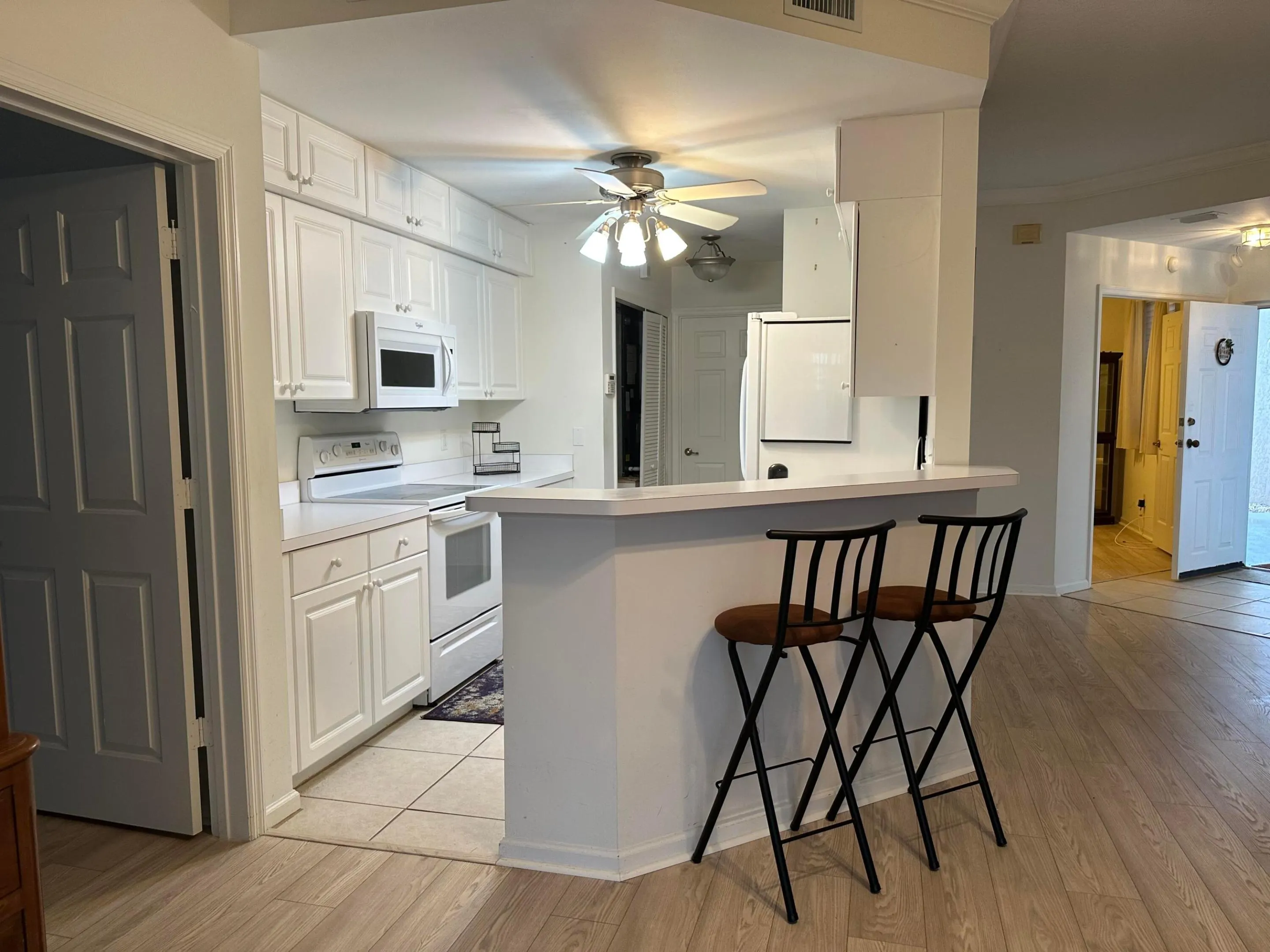 255 GRAND ROYALE Circle #105