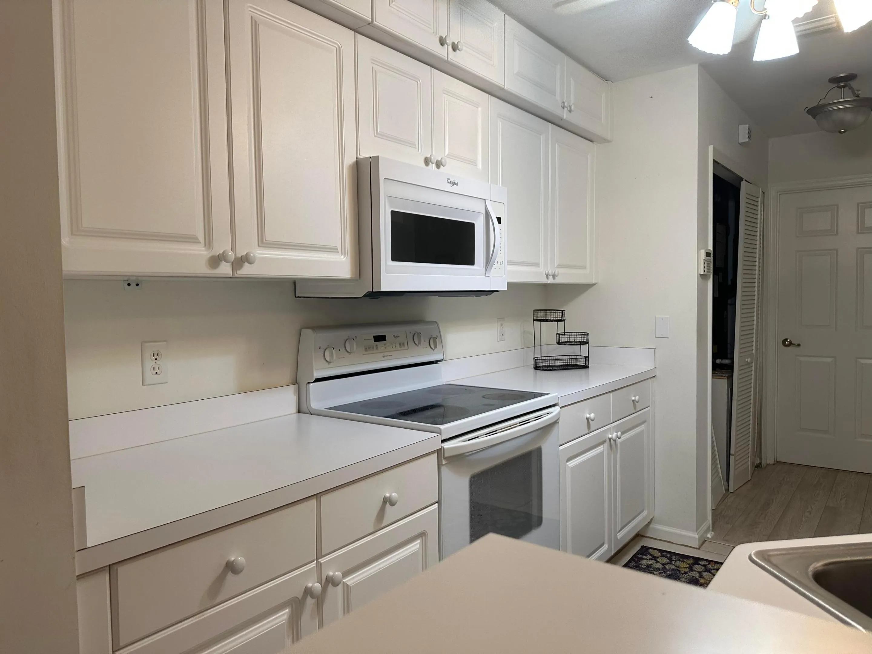 255 GRAND ROYALE Circle #105