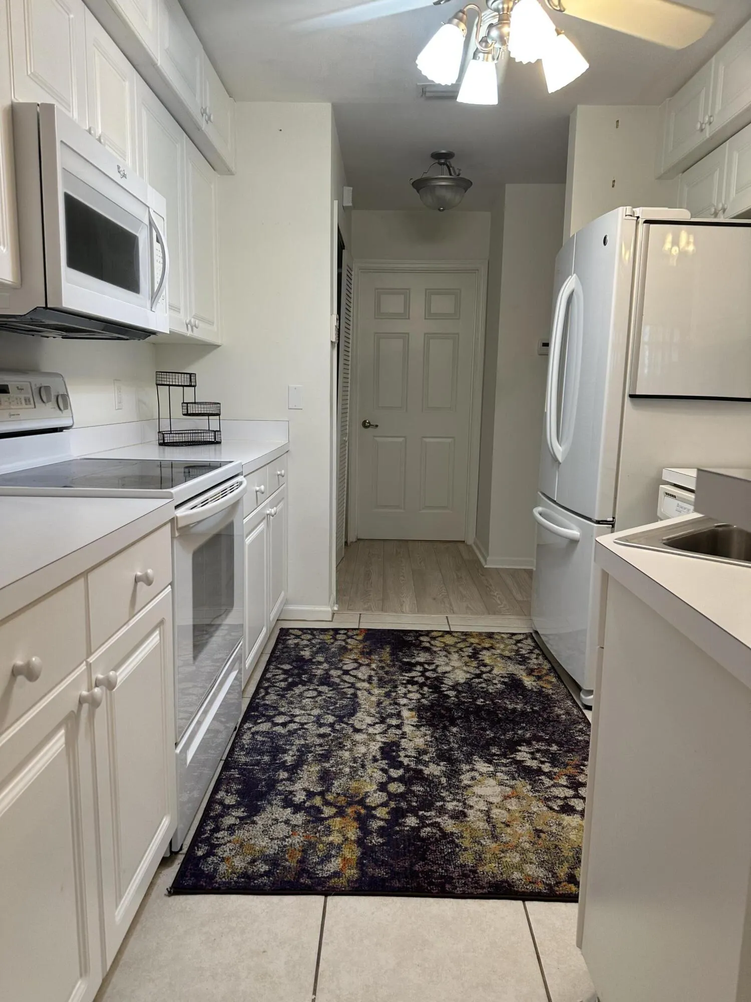 255 GRAND ROYALE Circle #105