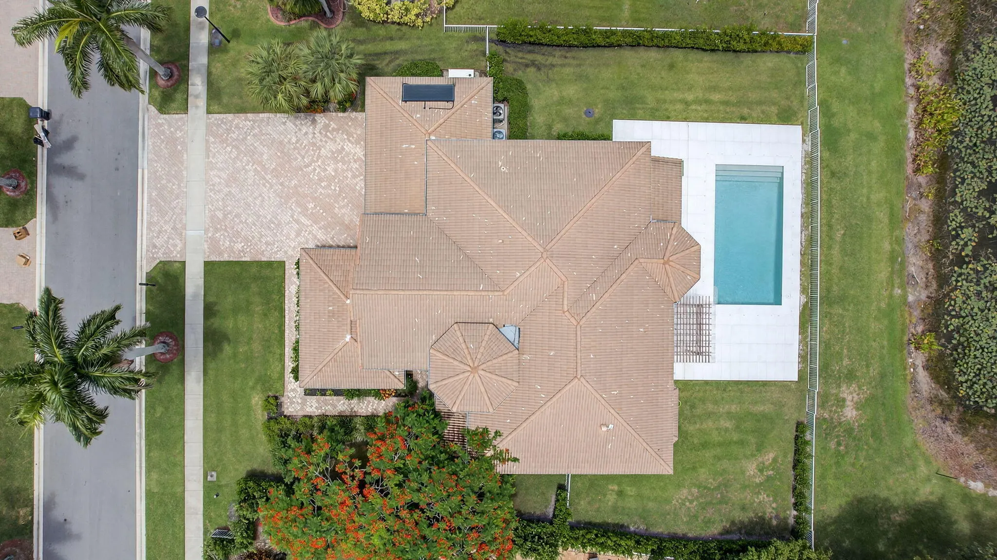 11587 MANATEE BAY Lane