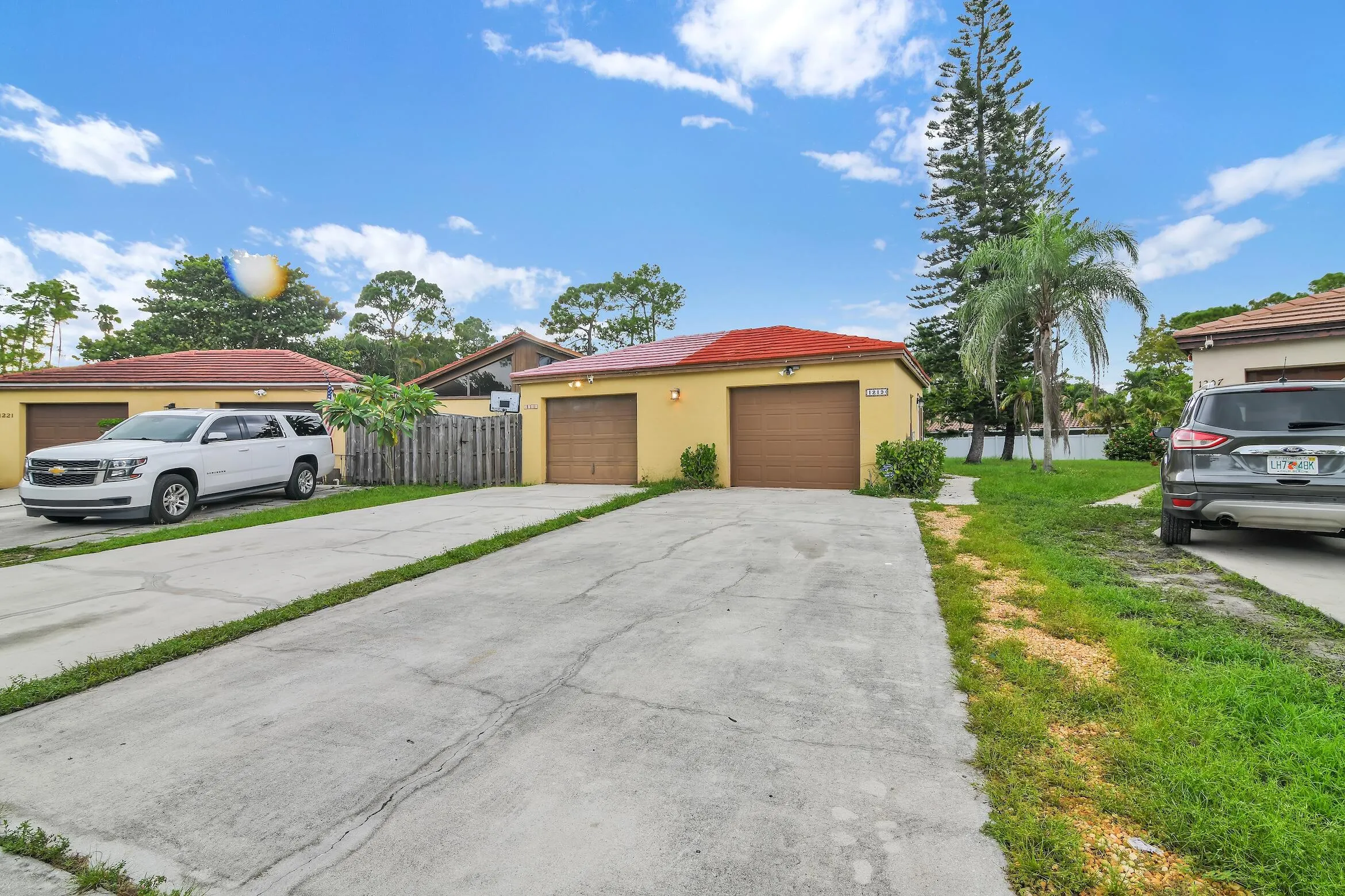 1219 PERIWINKLE Place