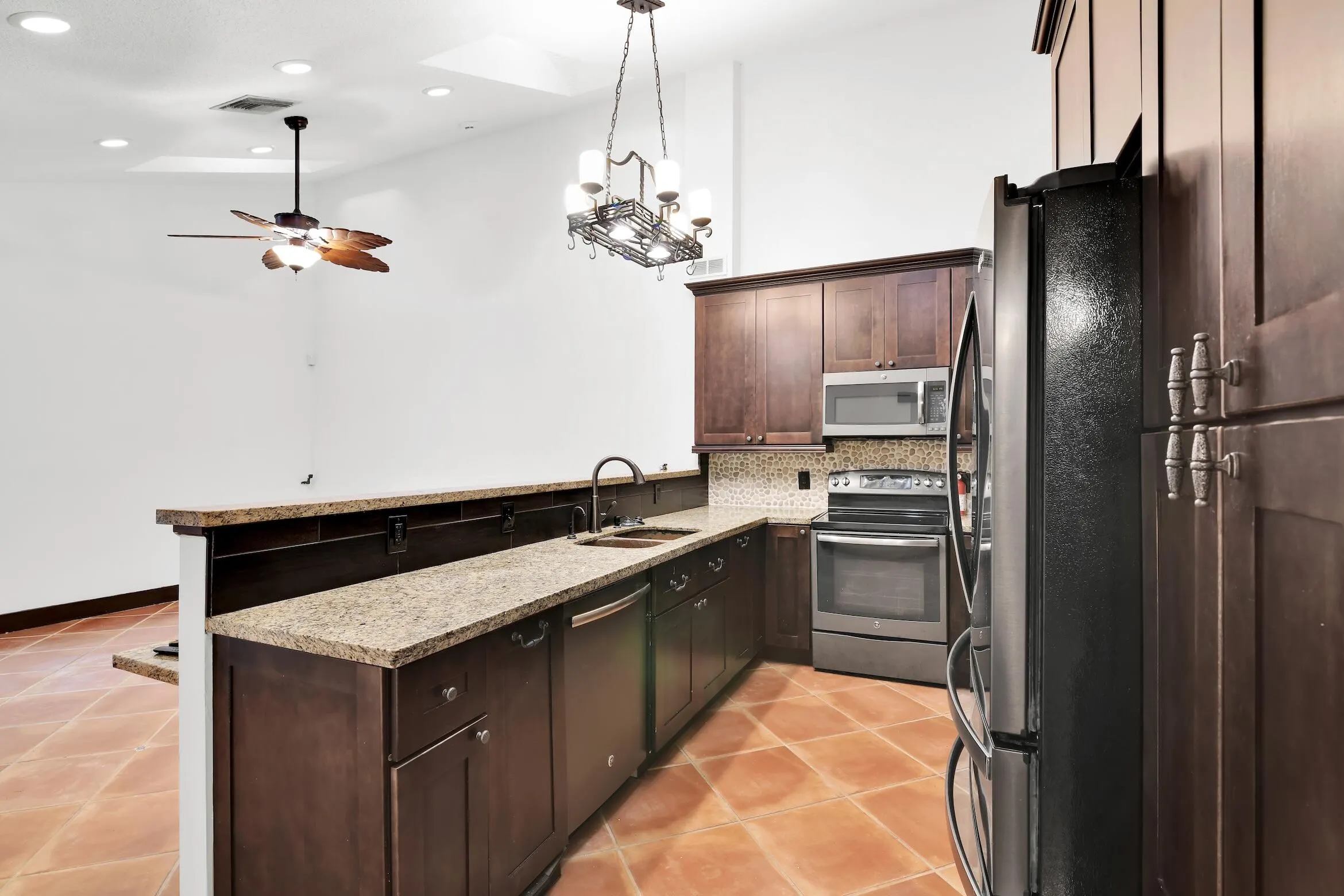 1219 PERIWINKLE Place