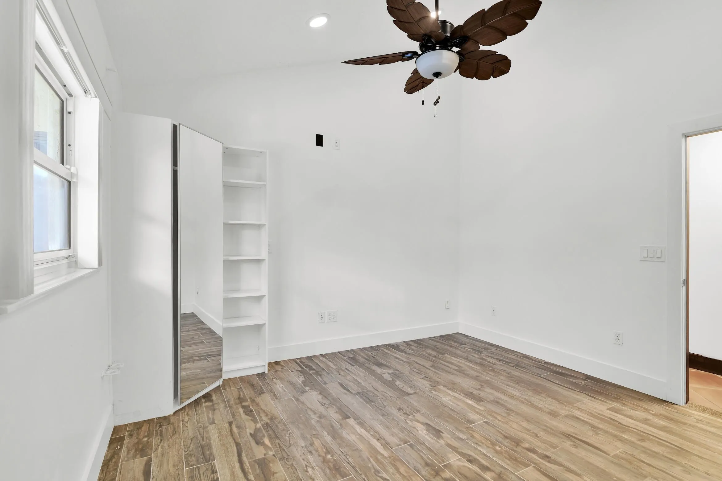 1219 PERIWINKLE Place