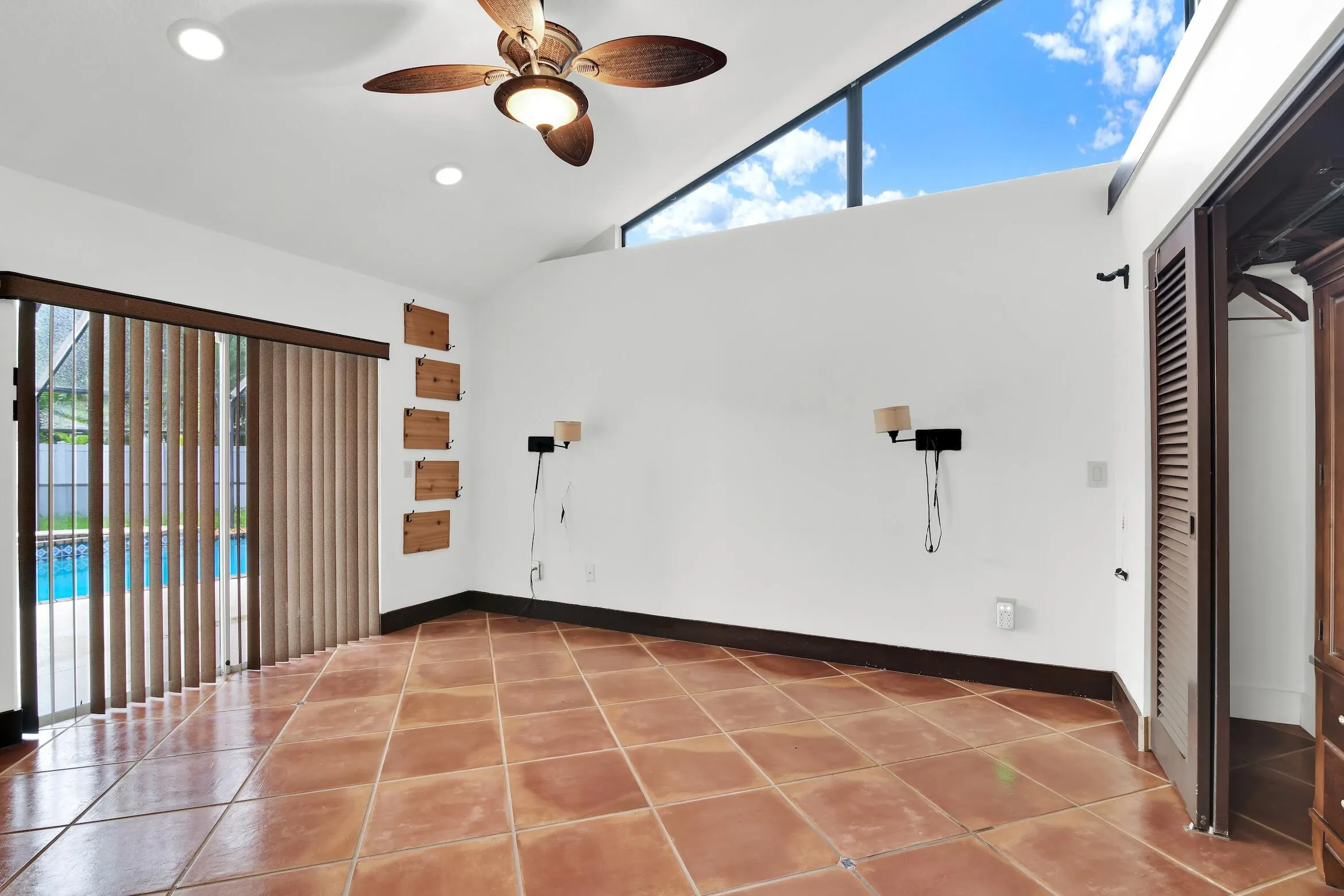 1219 PERIWINKLE Place
