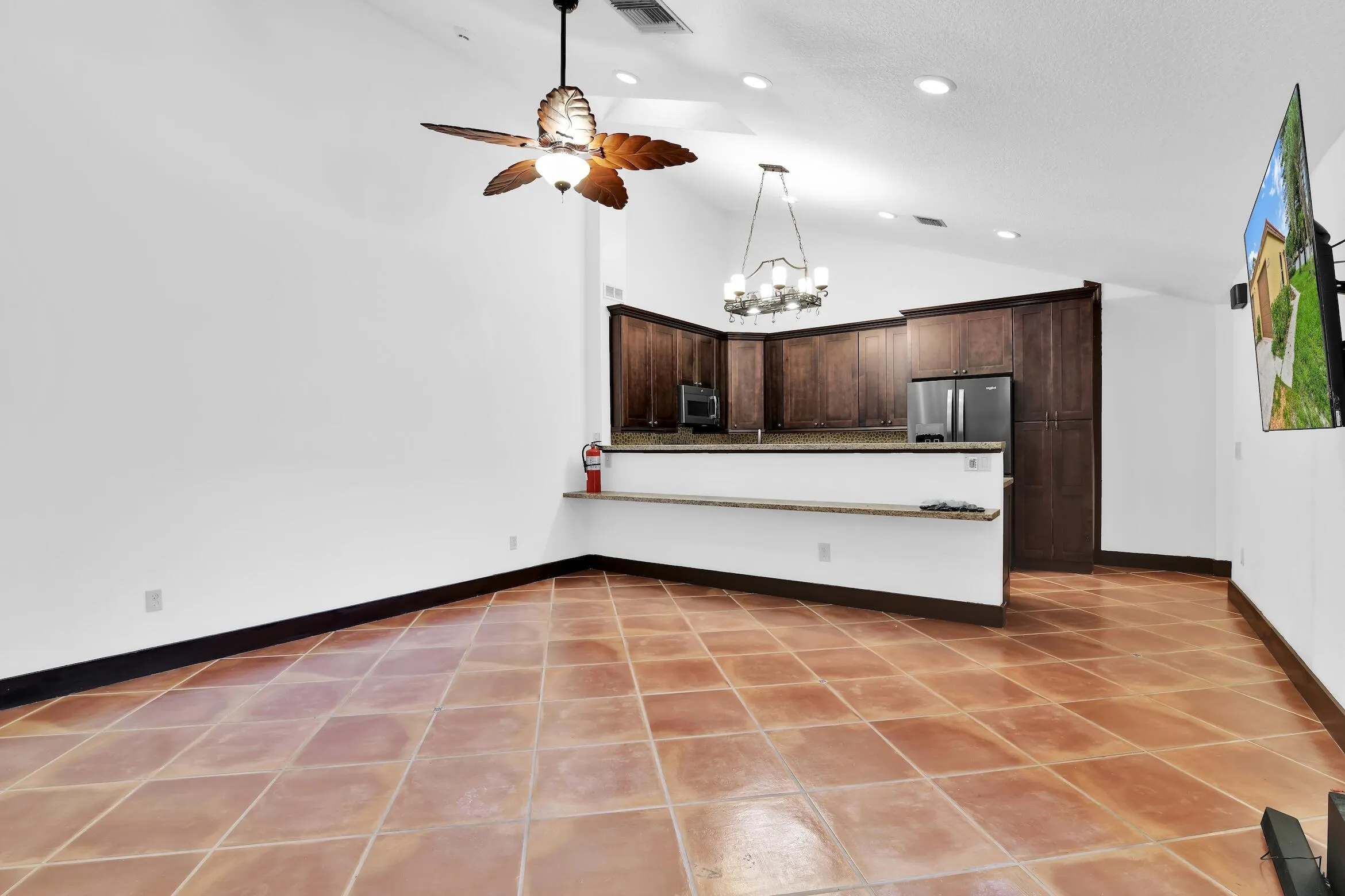1219 PERIWINKLE Place