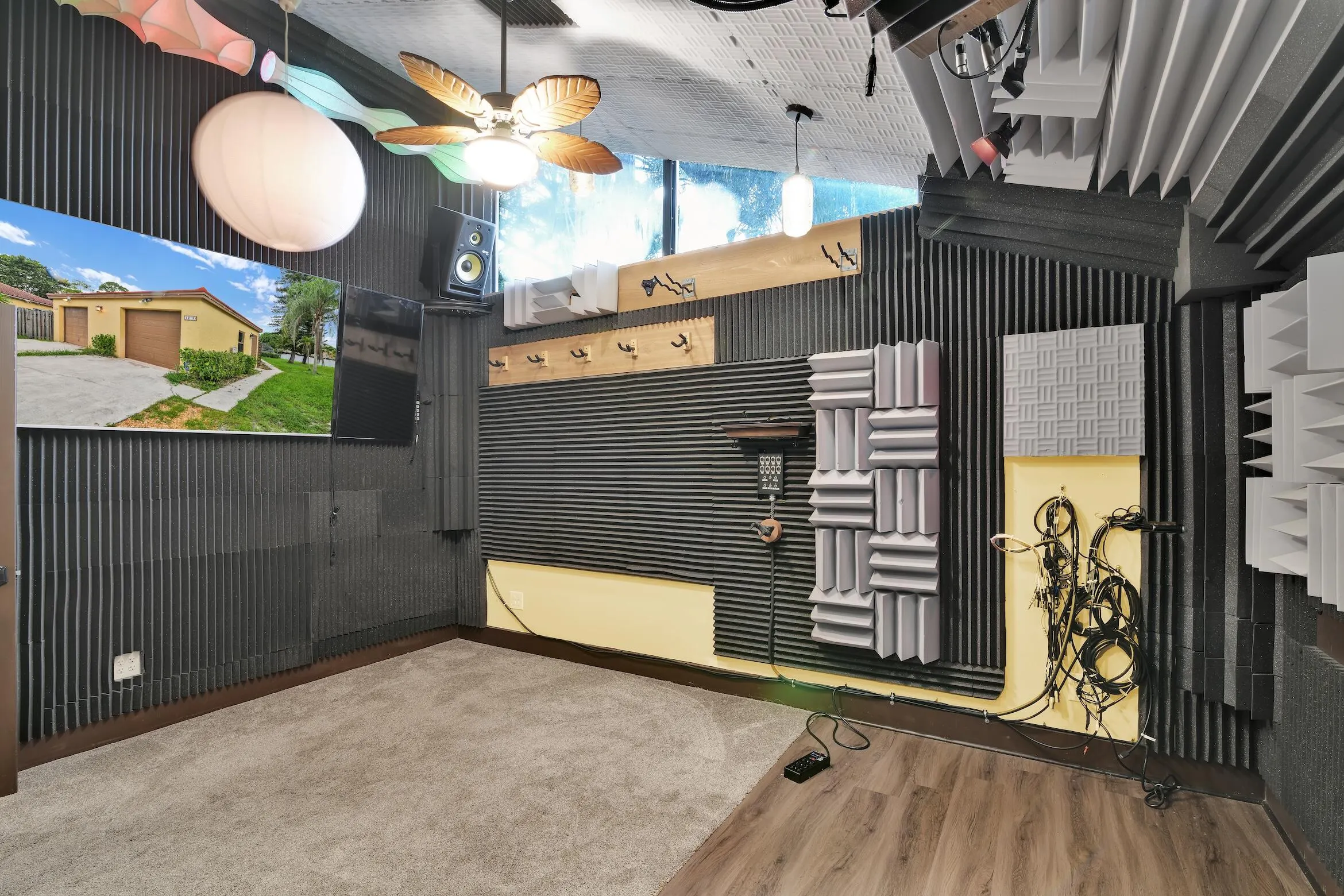 1219 PERIWINKLE Place