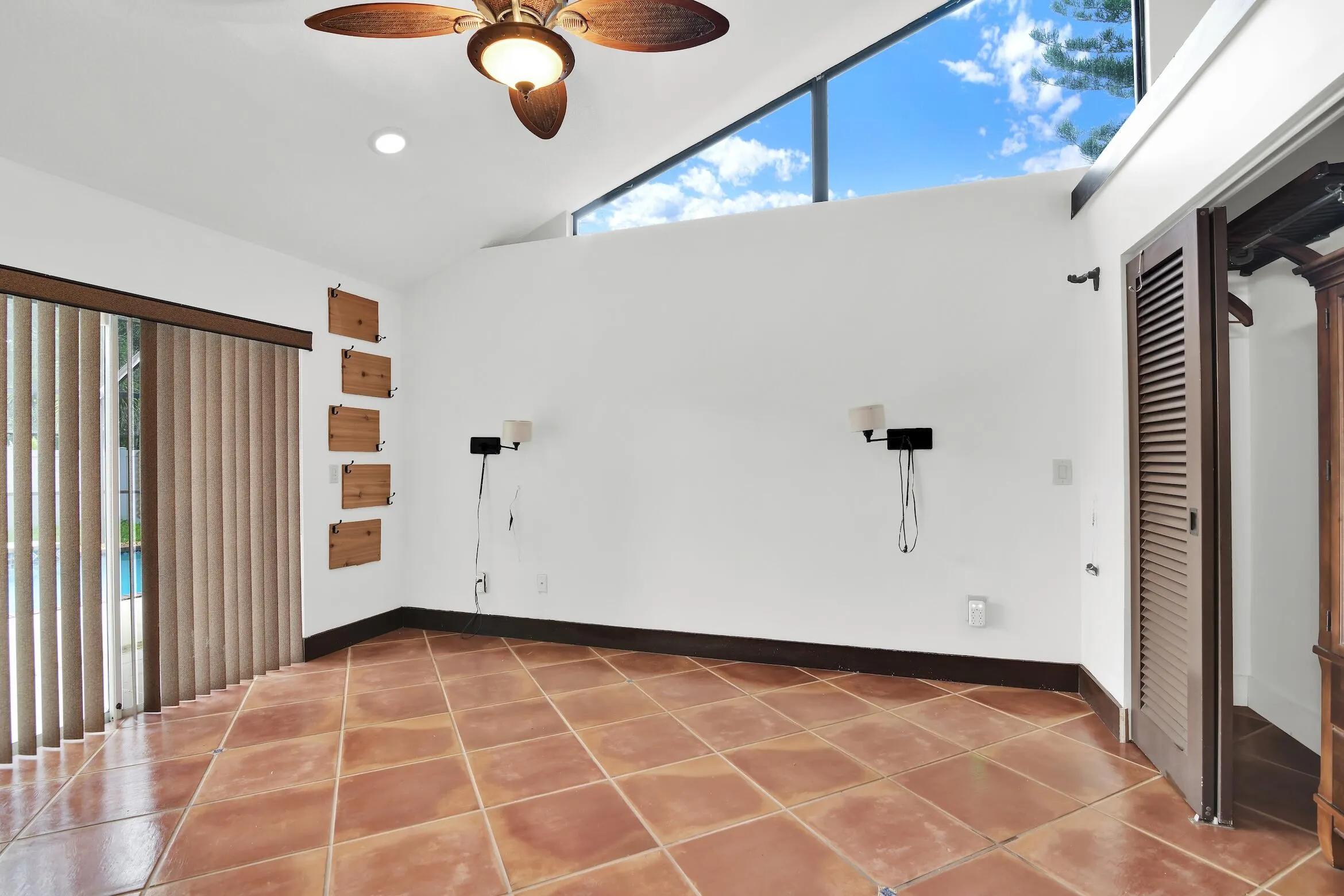 1219 PERIWINKLE Place