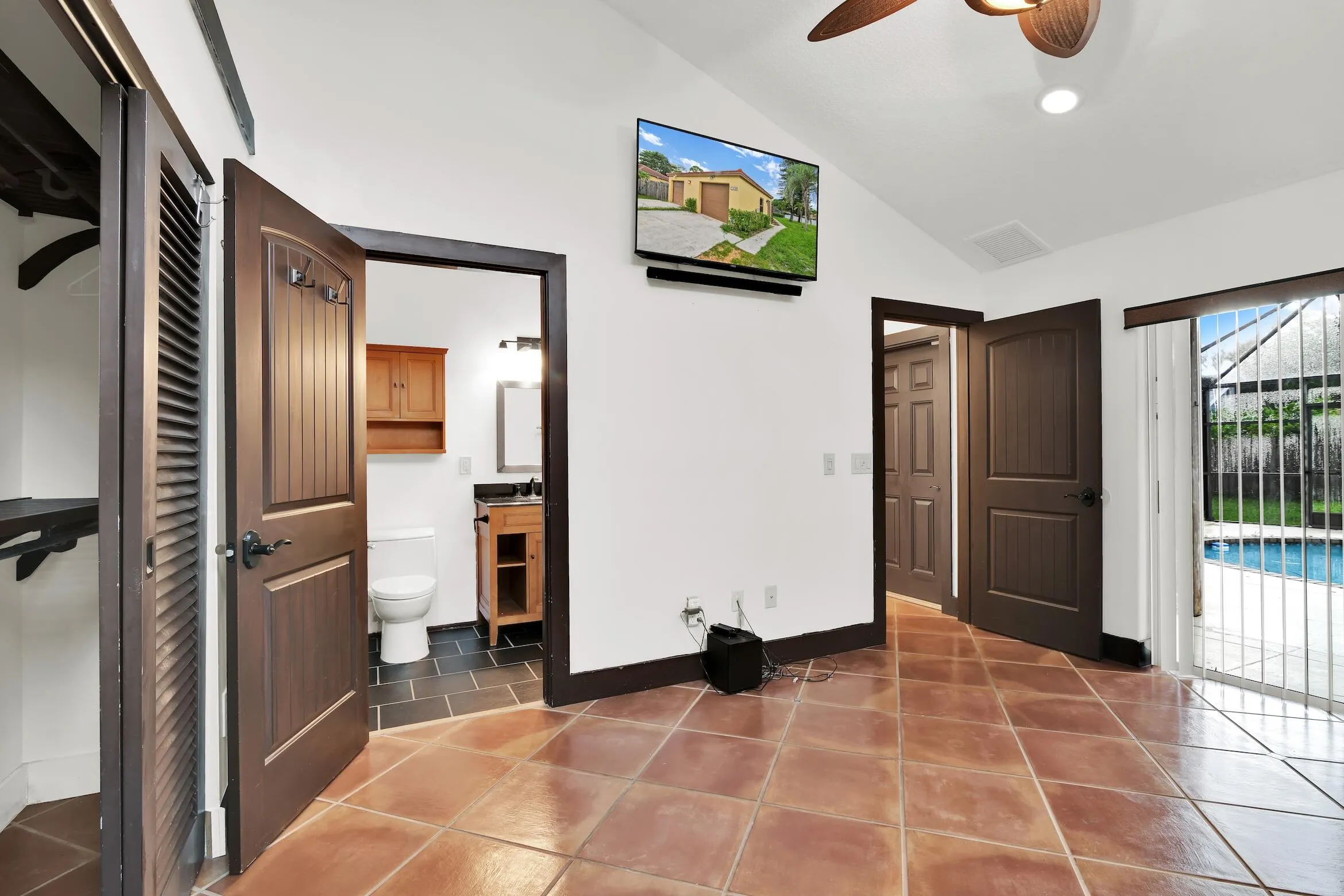 1219 PERIWINKLE Place