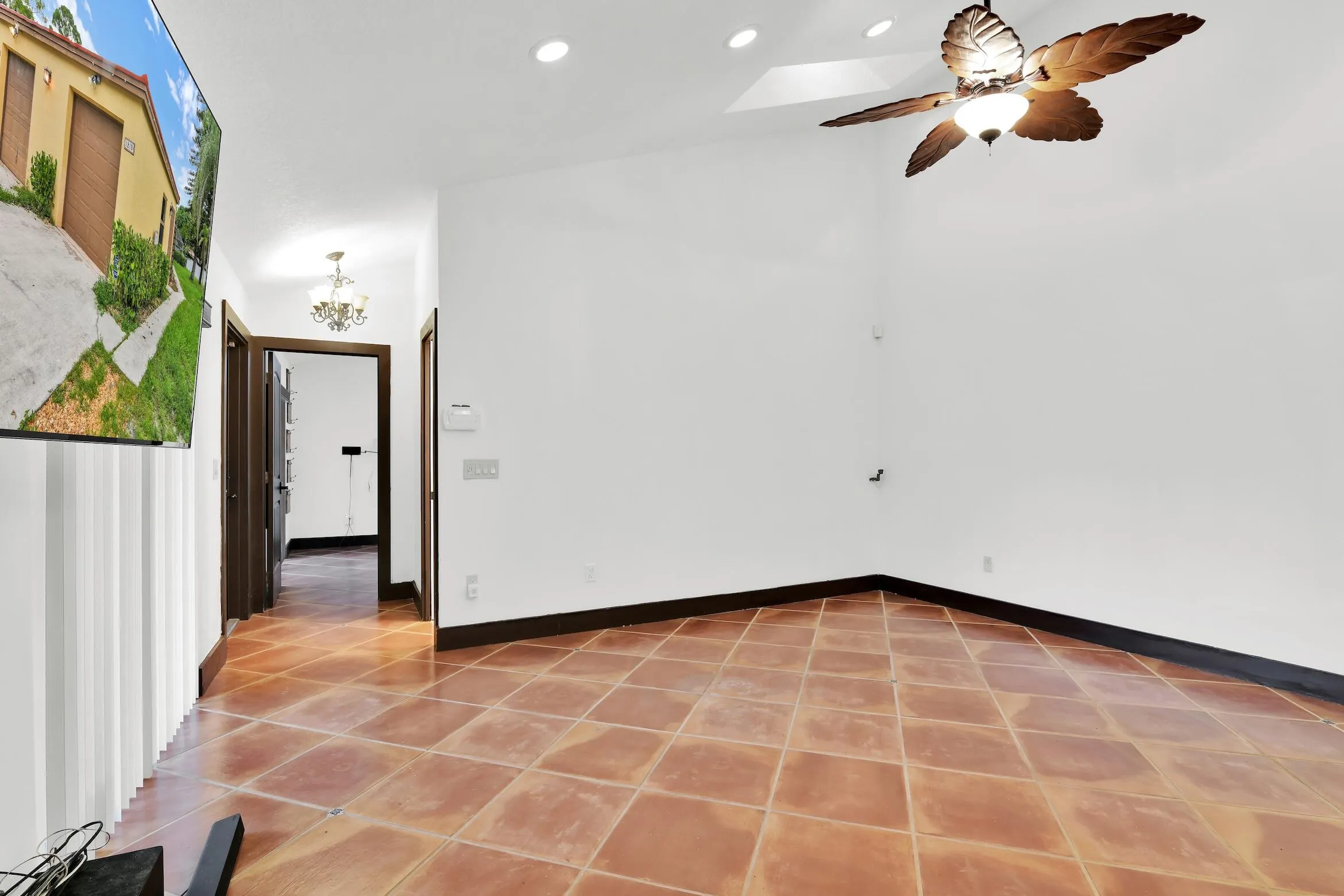 1219 PERIWINKLE Place