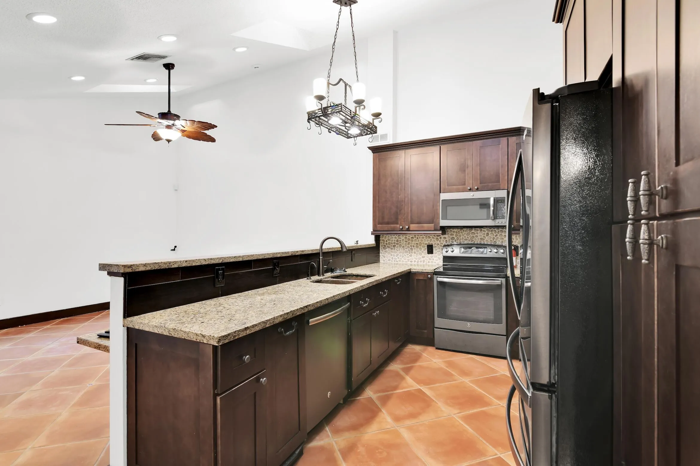 1219 PERIWINKLE Place