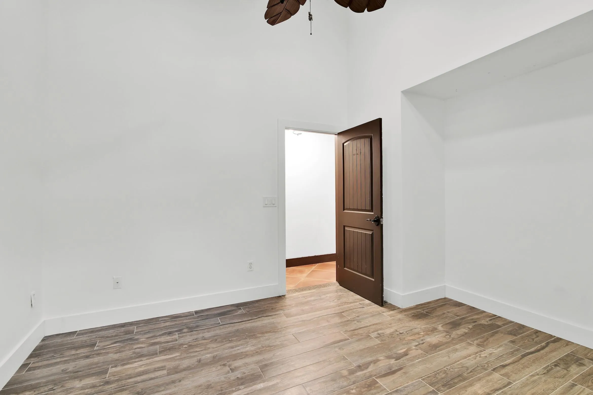 1219 PERIWINKLE Place