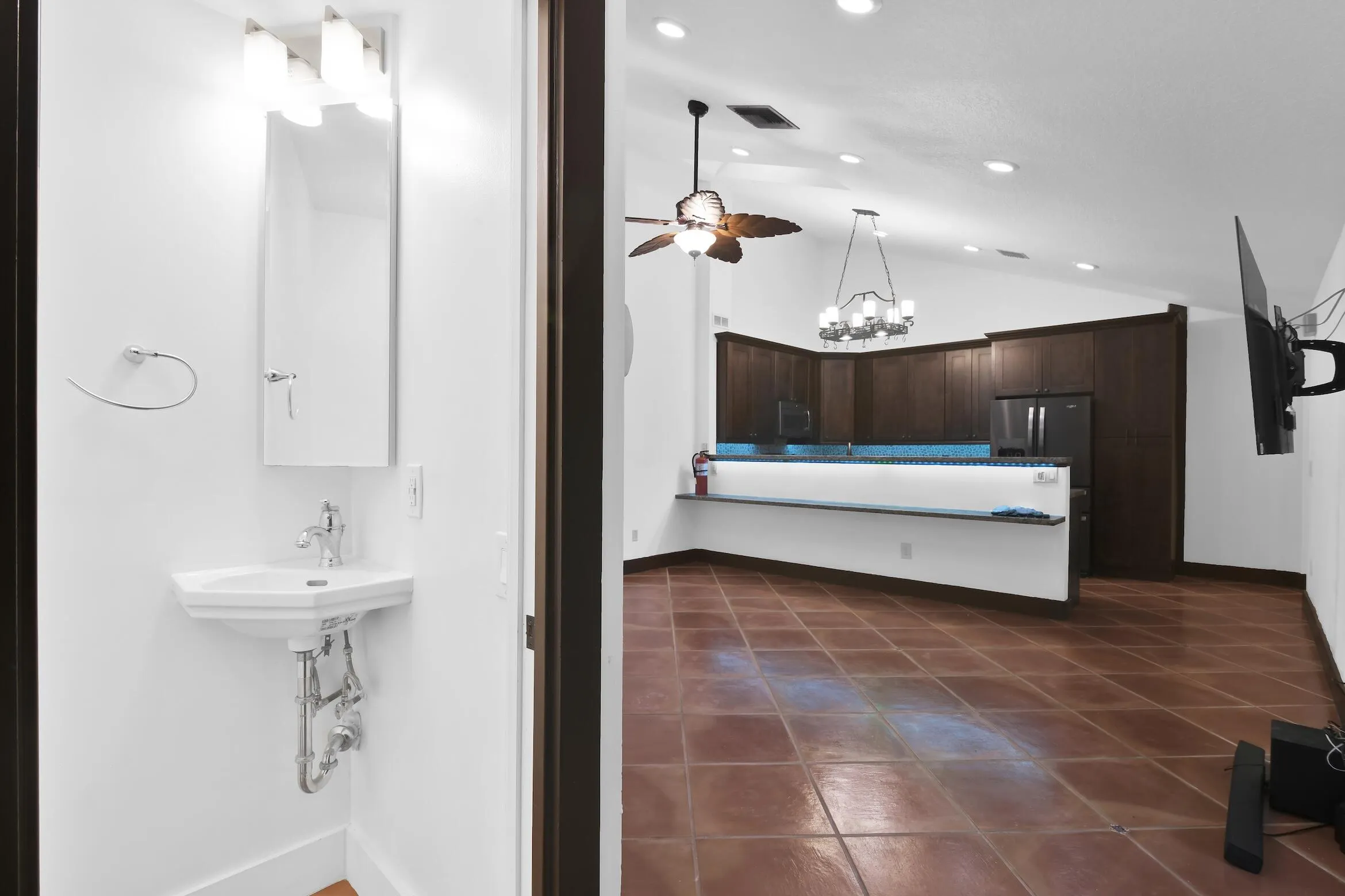 1219 PERIWINKLE Place