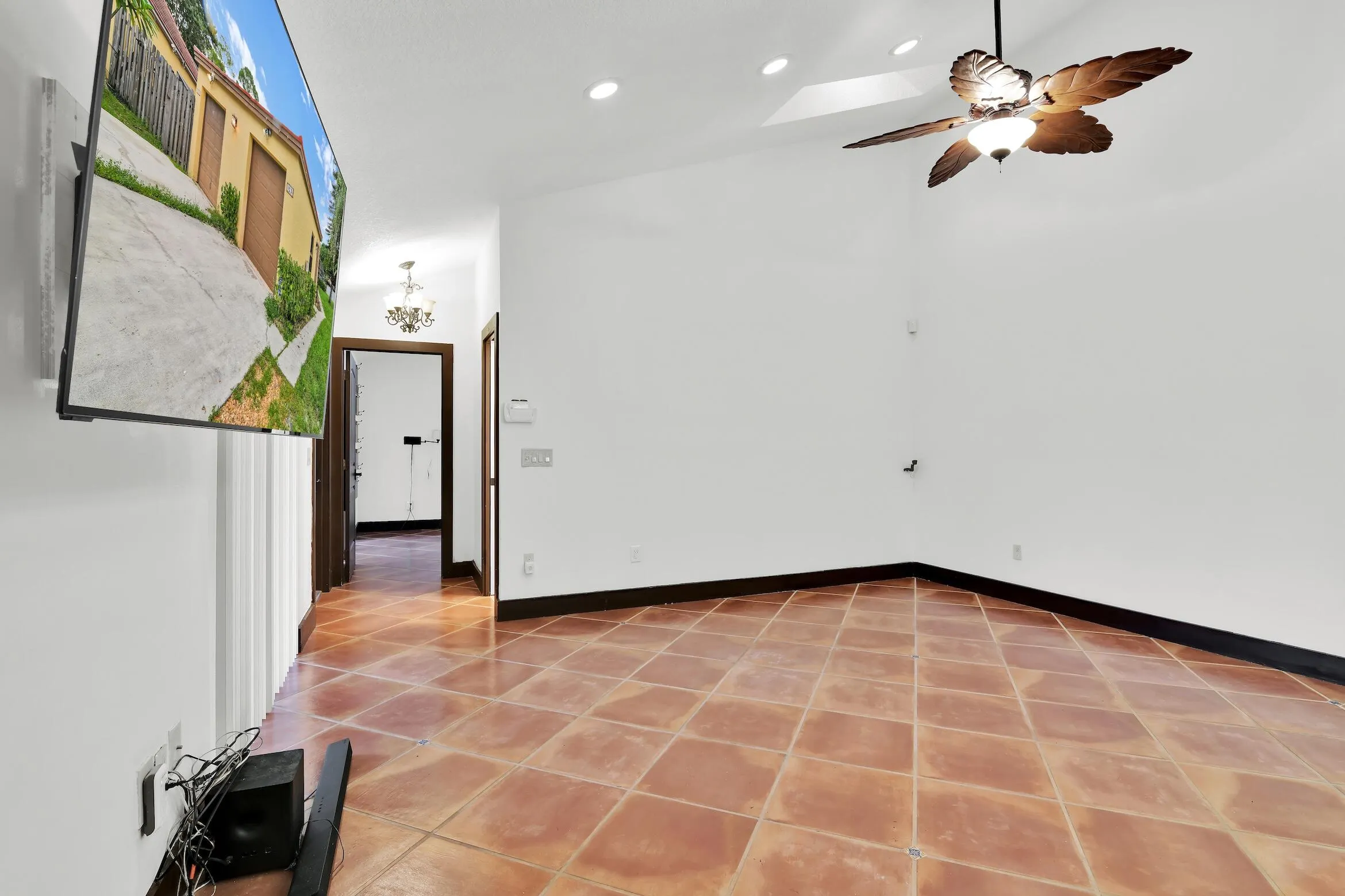 1219 PERIWINKLE Place