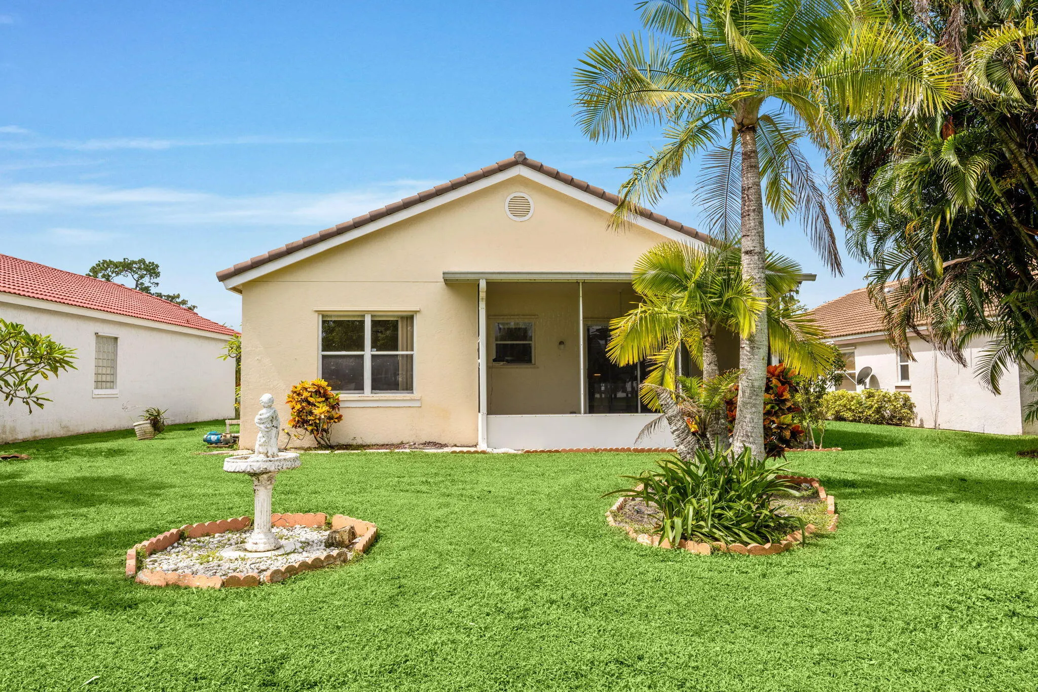 656 LAKE WELLINGTON Drive