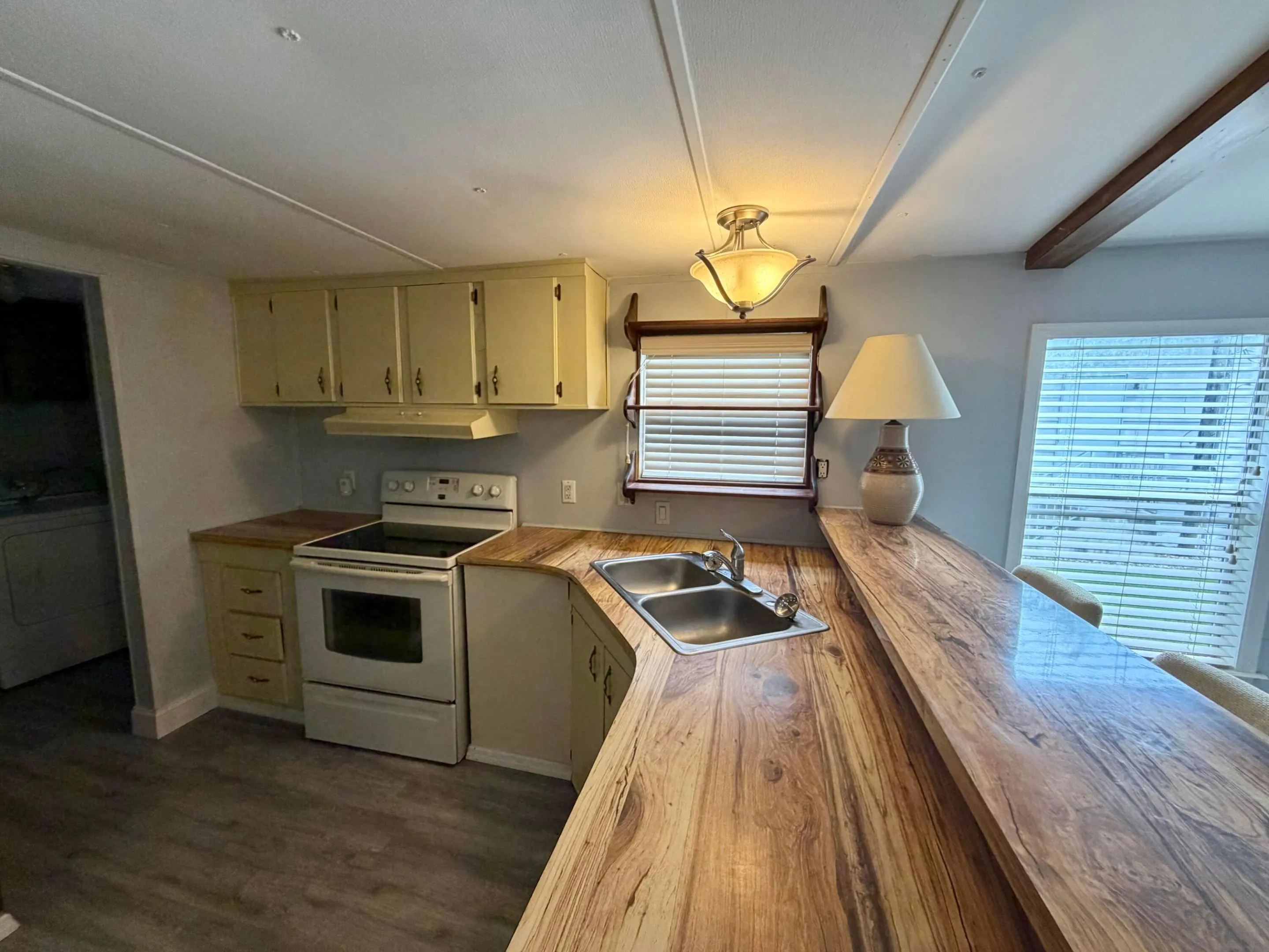 405 SE 8TH Street