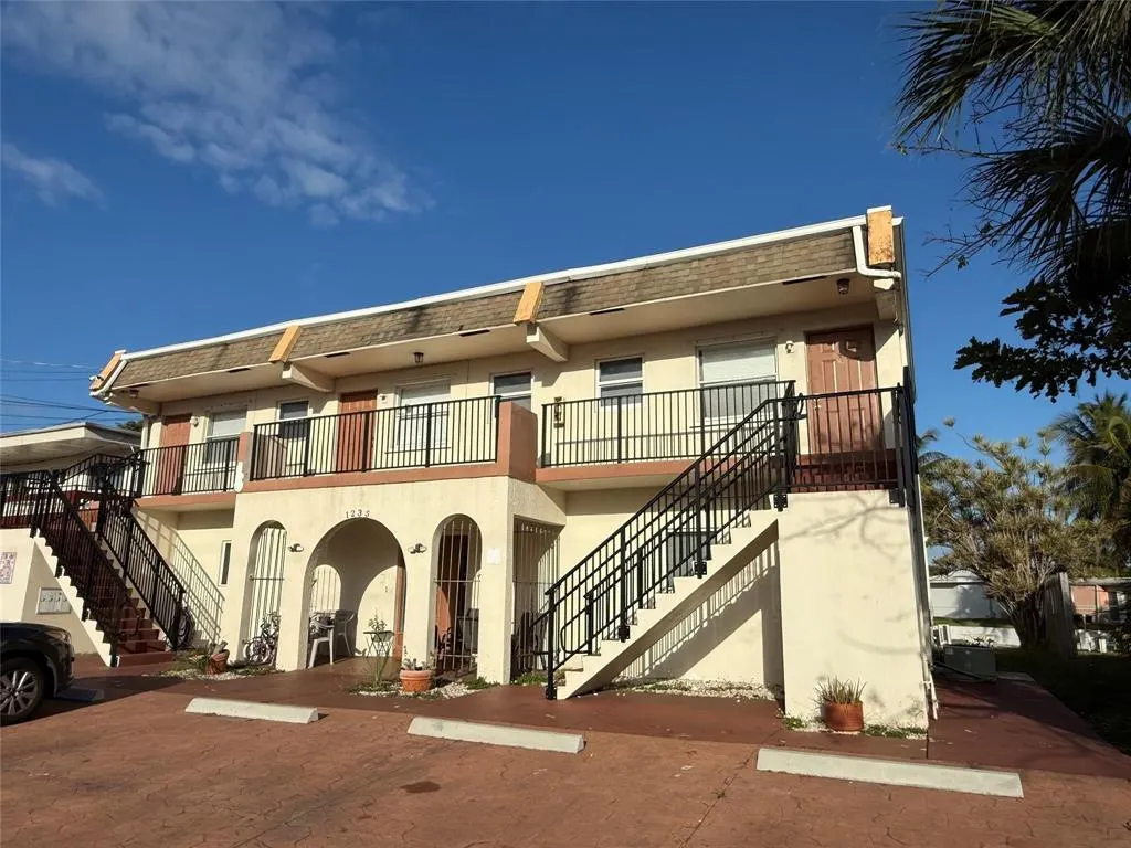 1235 W RIVER Drive #4