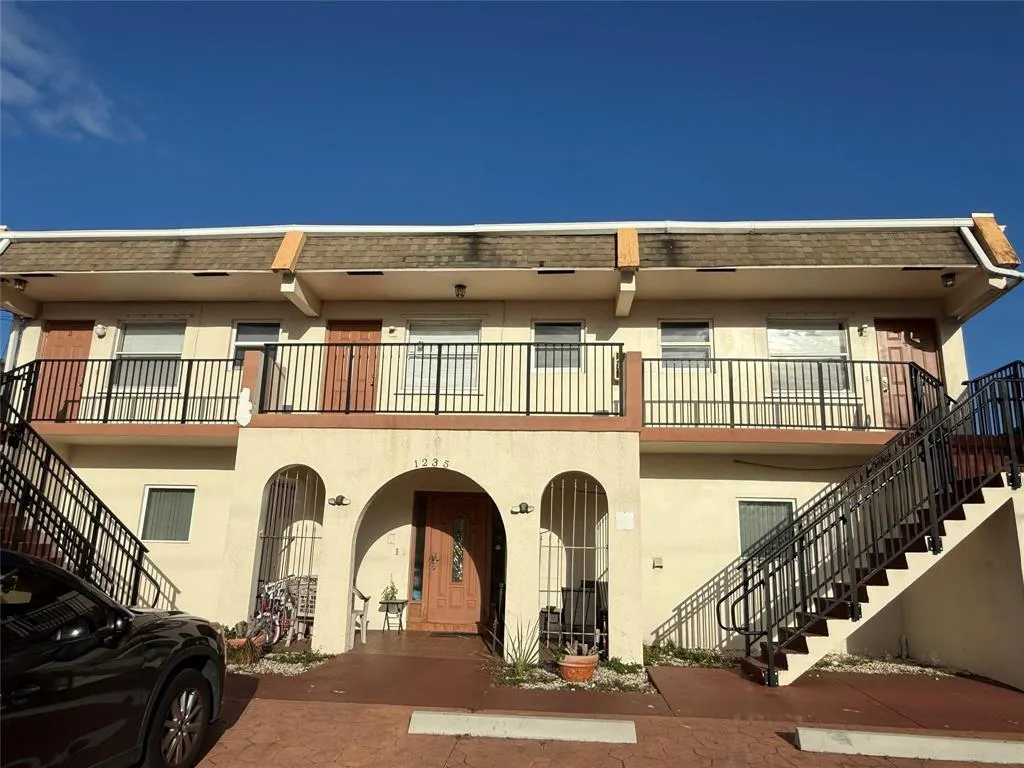 1235 W RIVER Drive #4