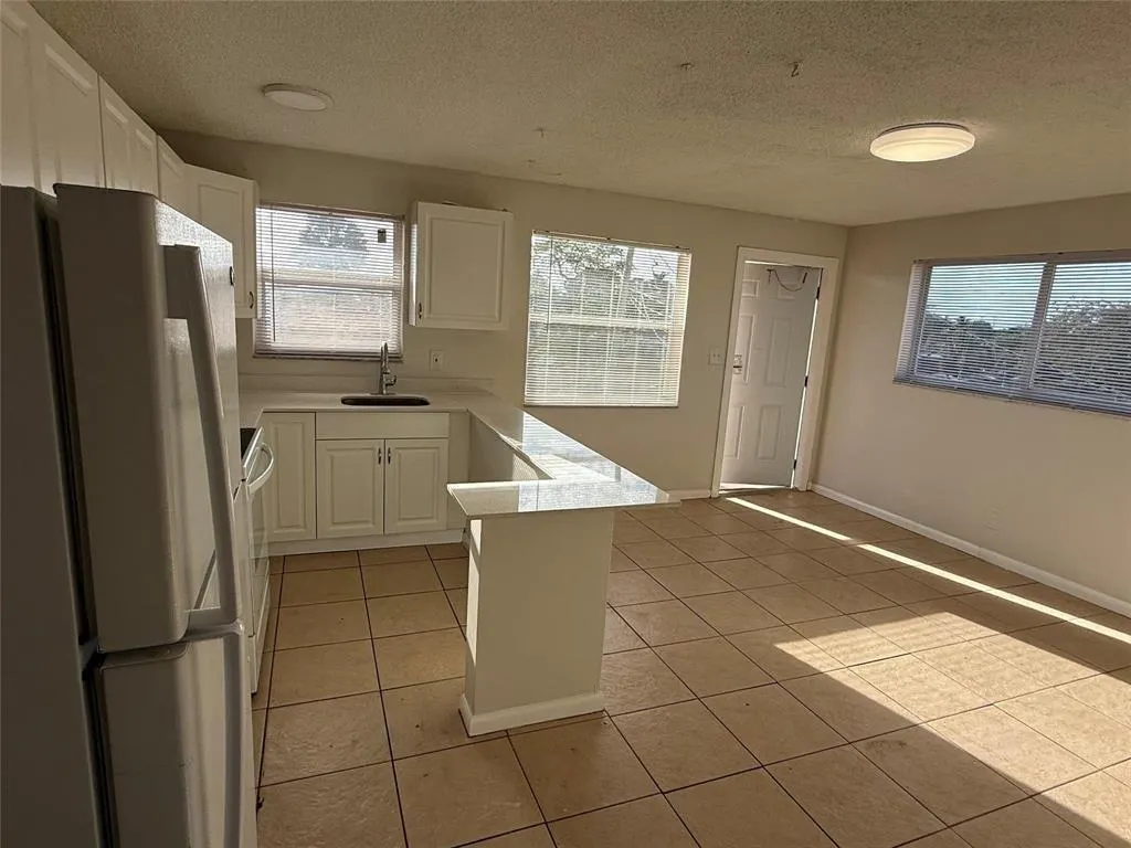 1235 W RIVER Drive #4