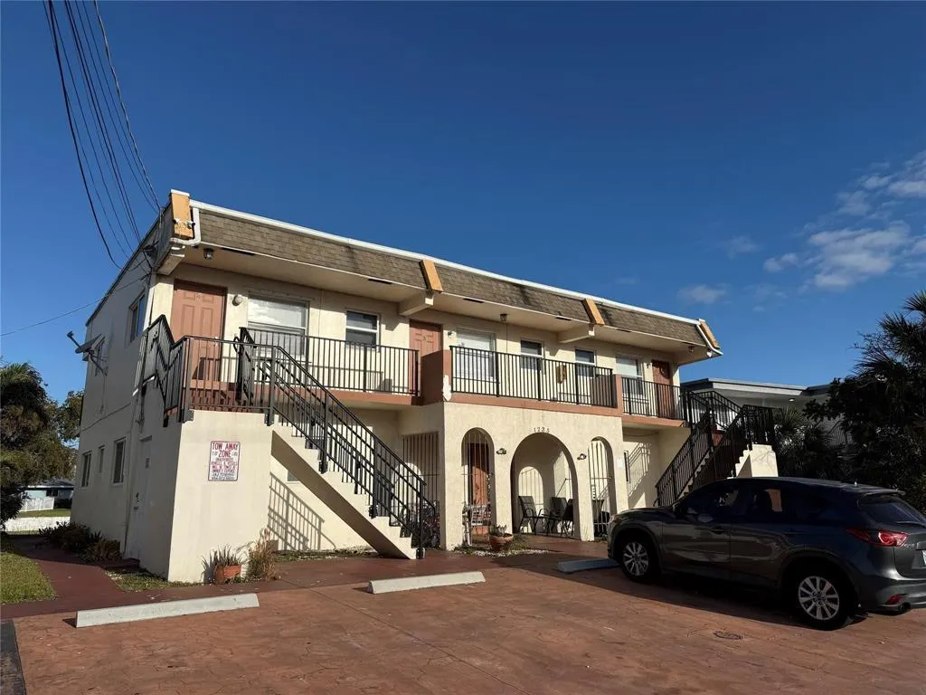 1235 W RIVER Drive #4