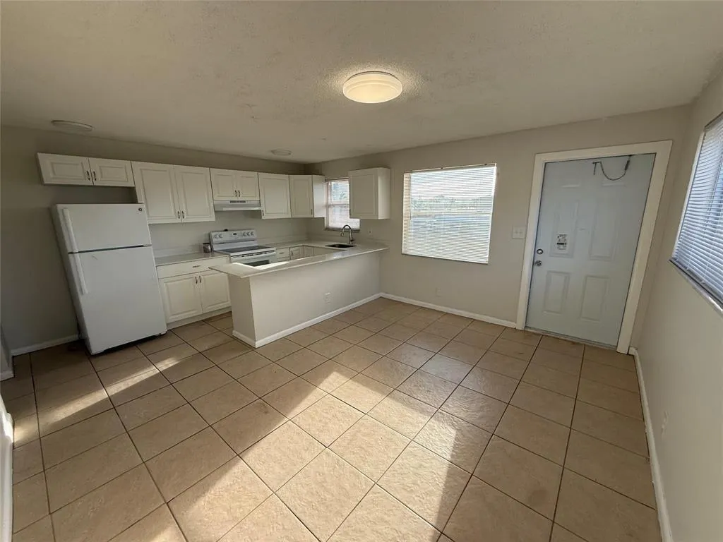 1235 W RIVER Drive #4