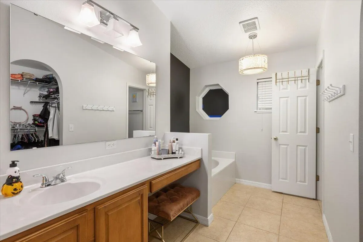 8080 Westfield Circle