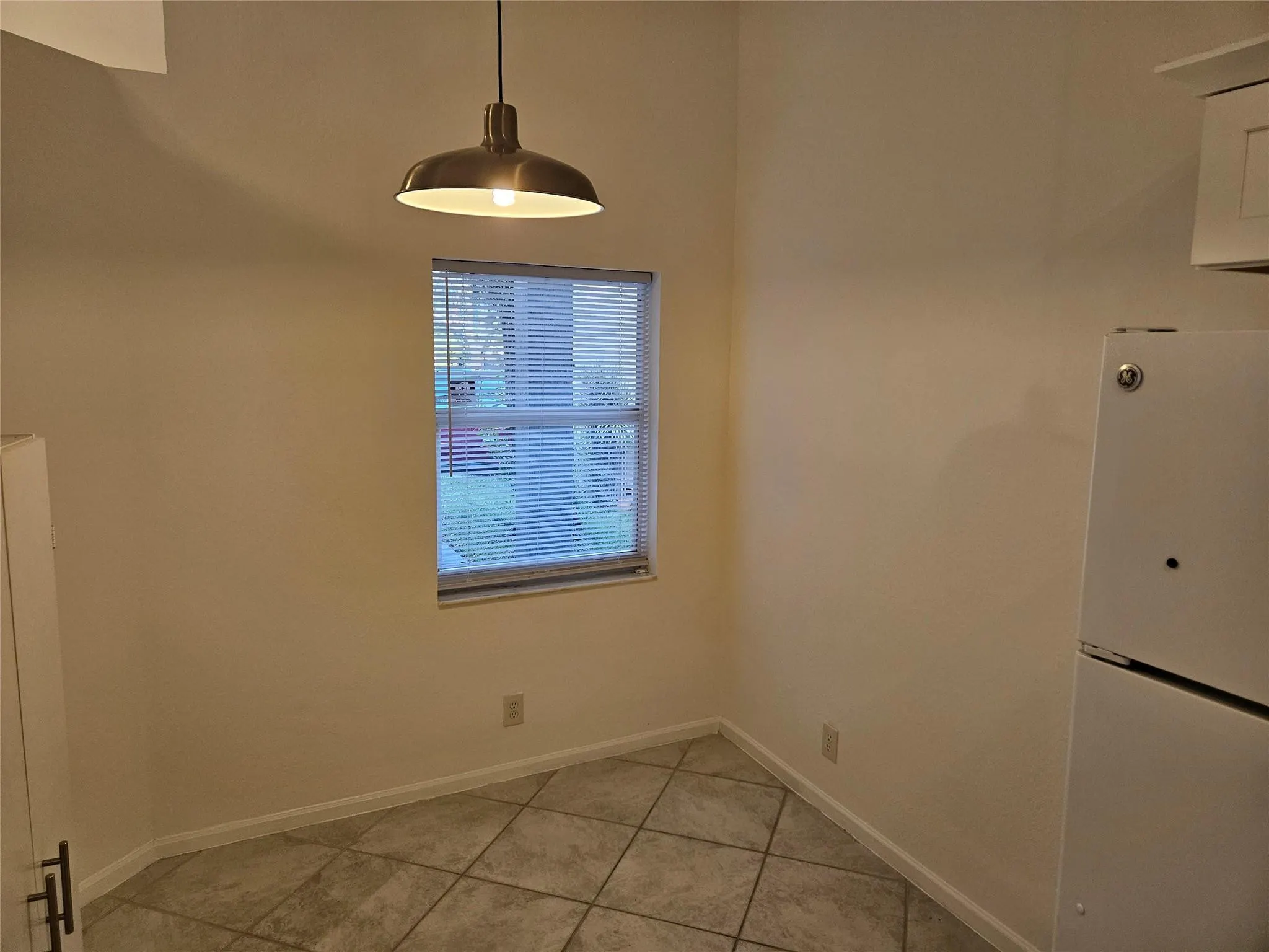 5845 EAGLE CAY Circle